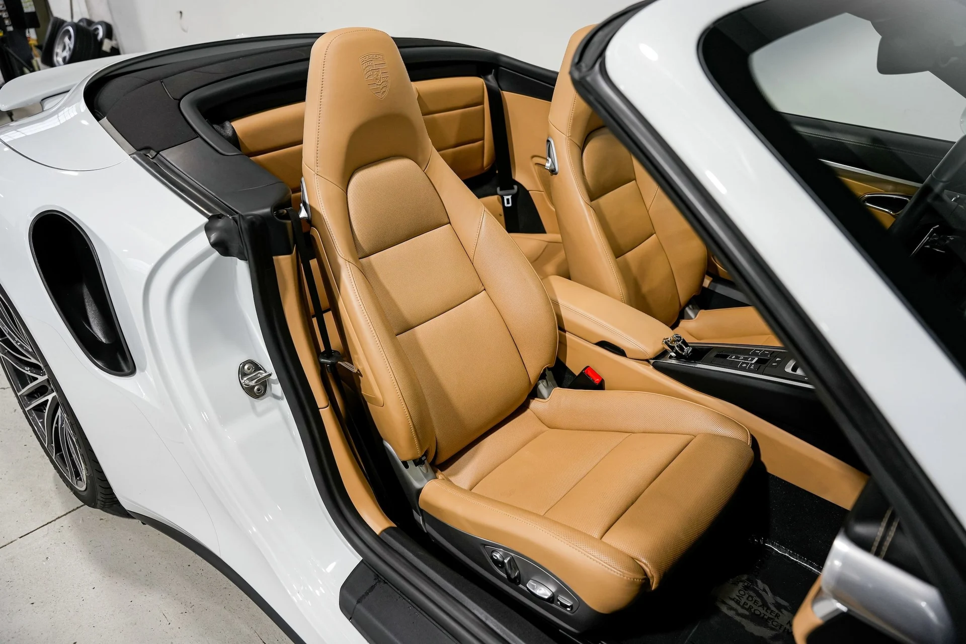 mph028_945055437_35e863553b82d30dbedb8a7e04d1a25bx_7c3f046dd0