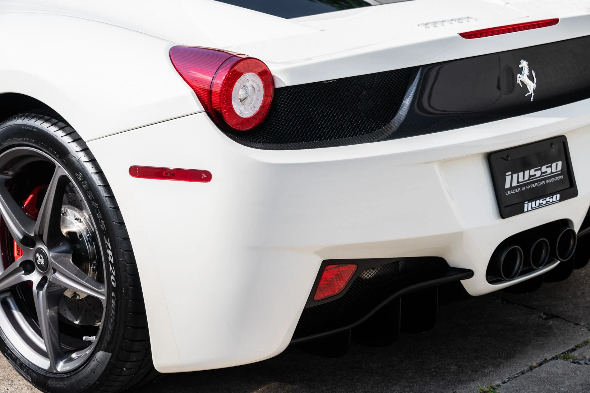 mph028_94613805_Used_2015_Ferrari_458_Italia_1757709675_48671a124e