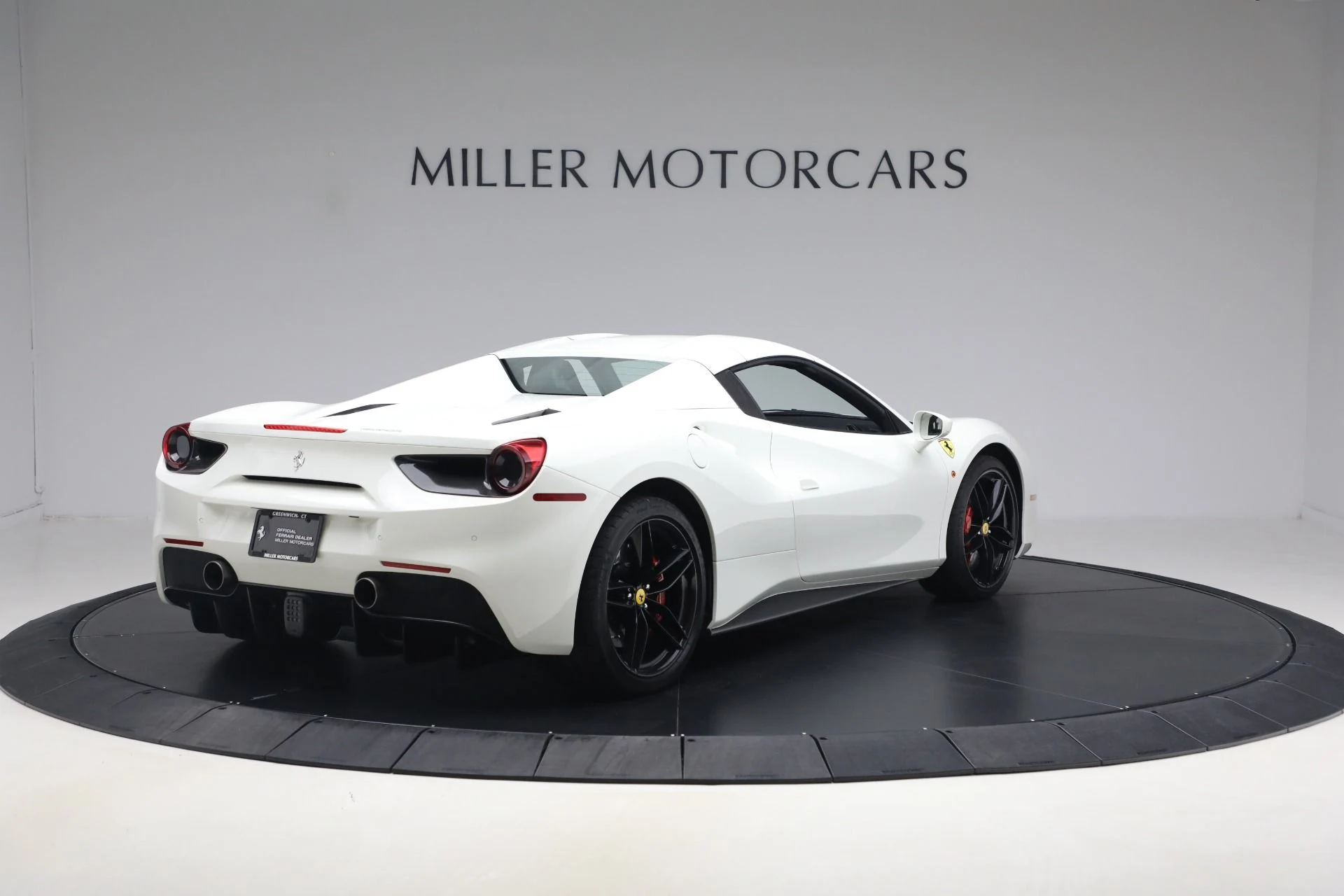 mph028_950867574_Used_2016_Ferrari_488_Spider_1789756866_9114e6f97c