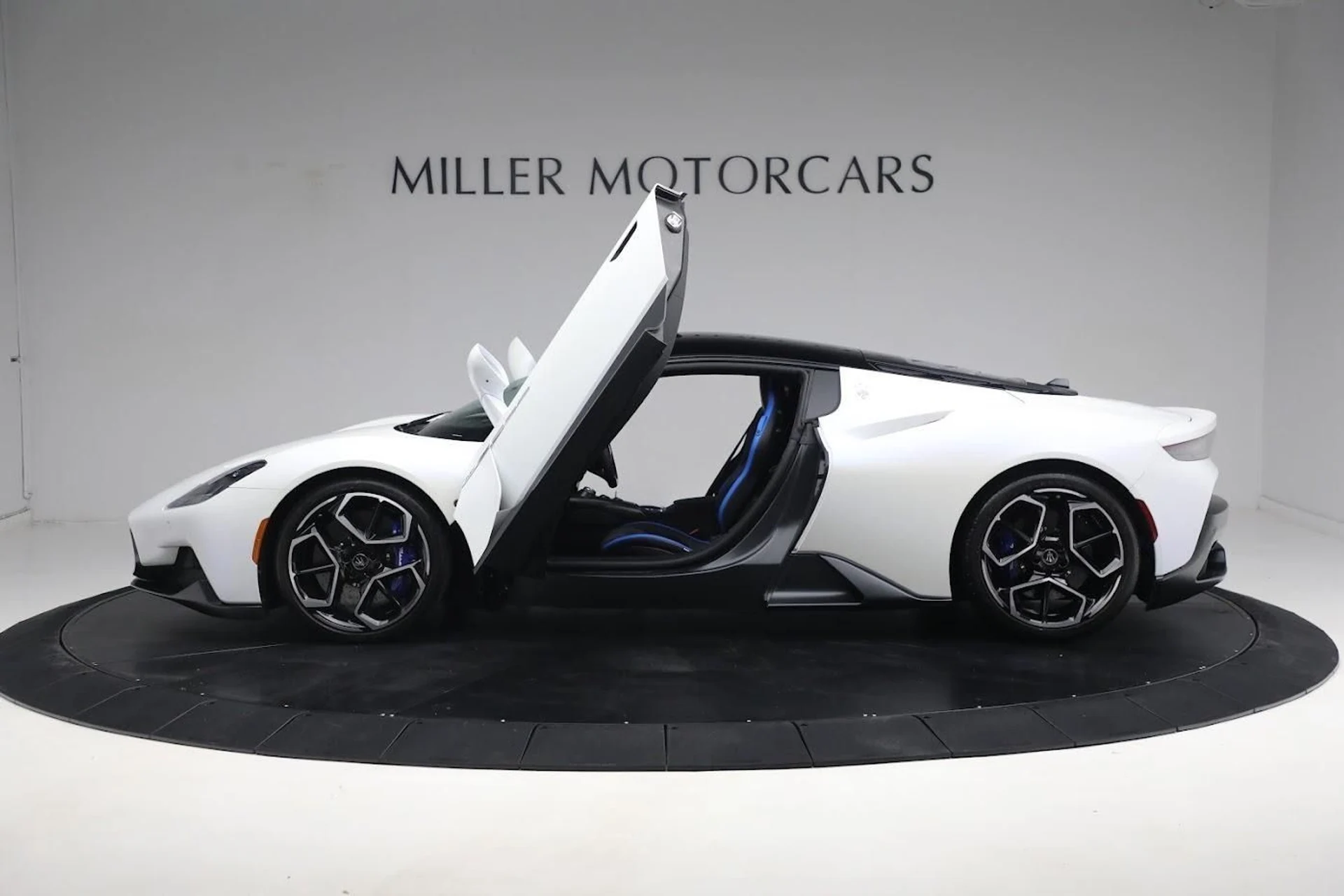 mph028_959570548_Used_2022_Maserati_MC_20_f587772990