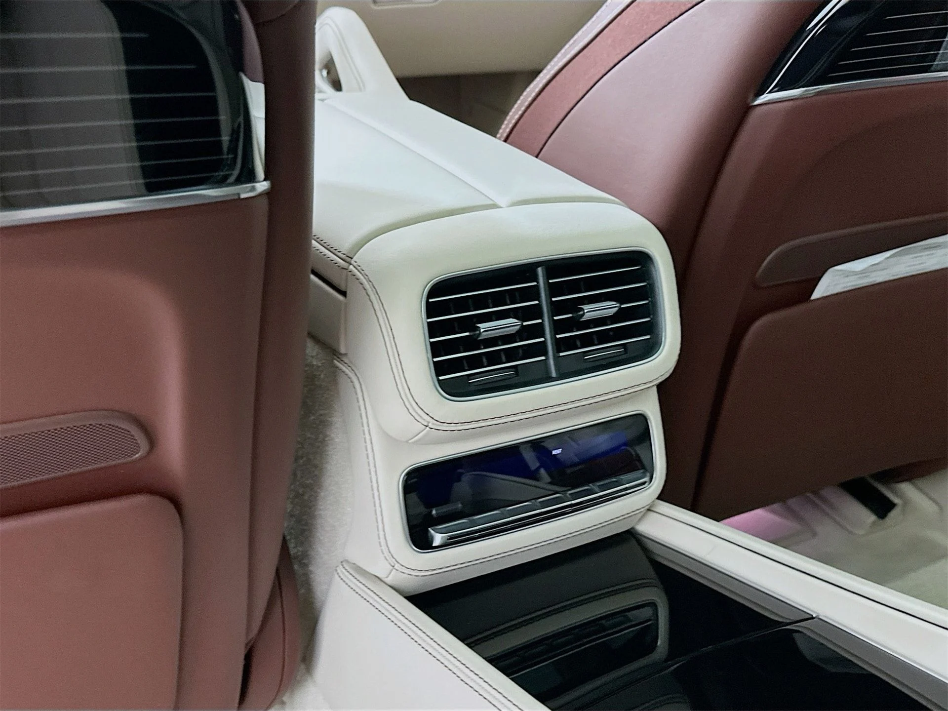 mph028_960174273_17160021f0c8e8e6c606d475ae7efd61x_edf3421508