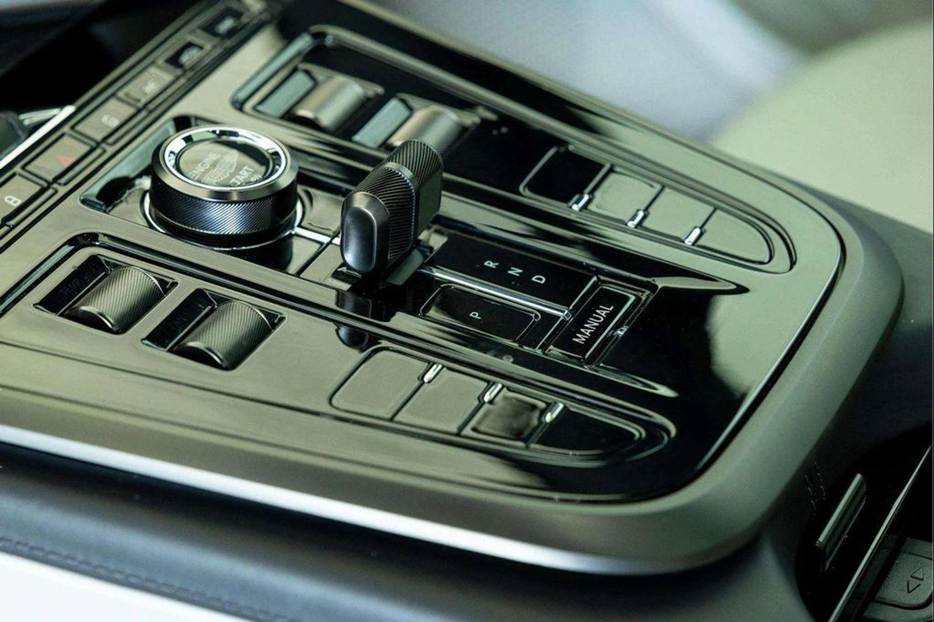 mph028_96409492_s6_Zw5_Xs4_Nu_A_Aj7_A_Ui_R_Jx_A7k_Ofi0_e1f4309c73