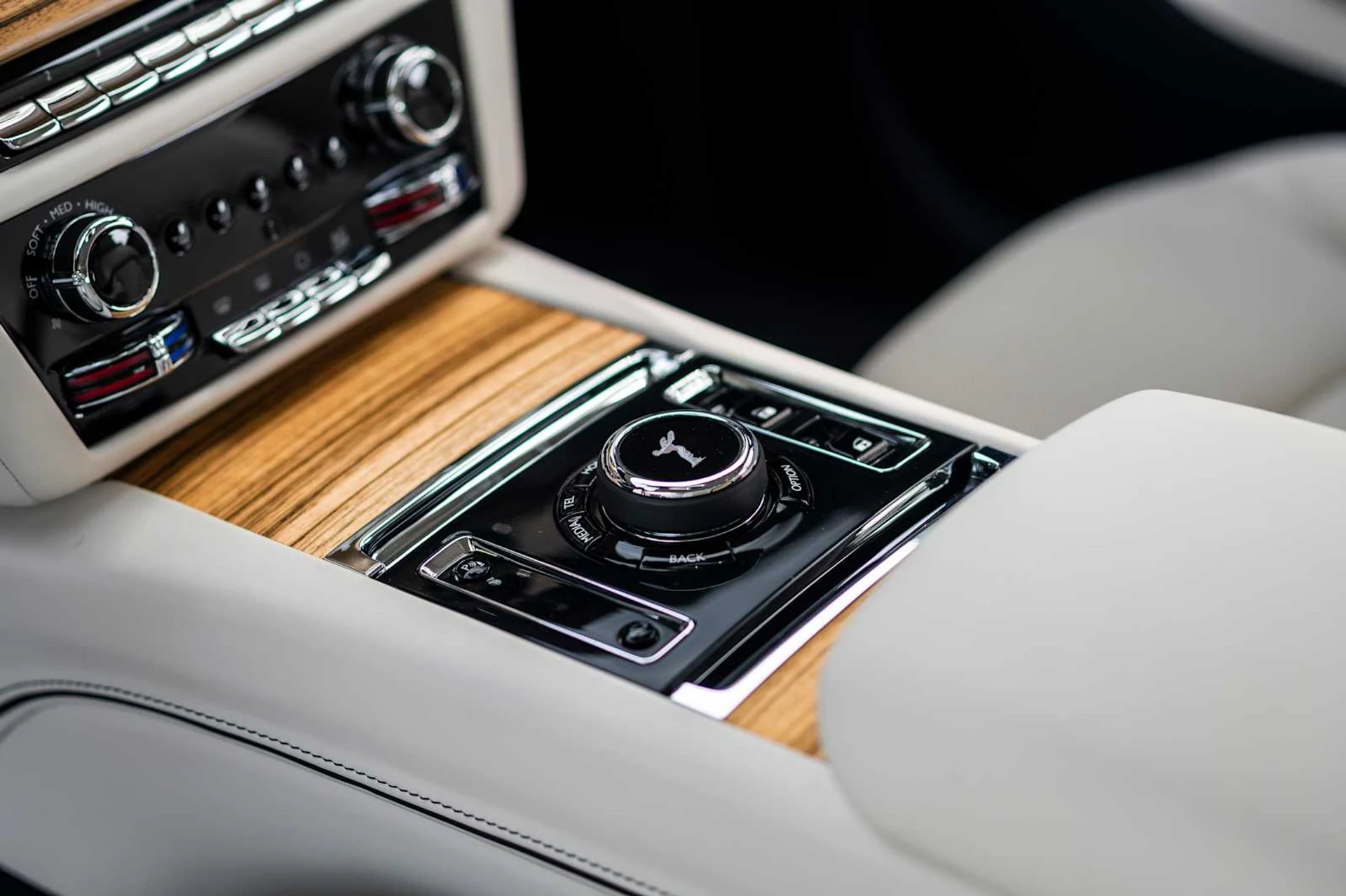 mph028_968801662_63a42b55642c69611a914c4541bbe54bx_8a9b49e0bf