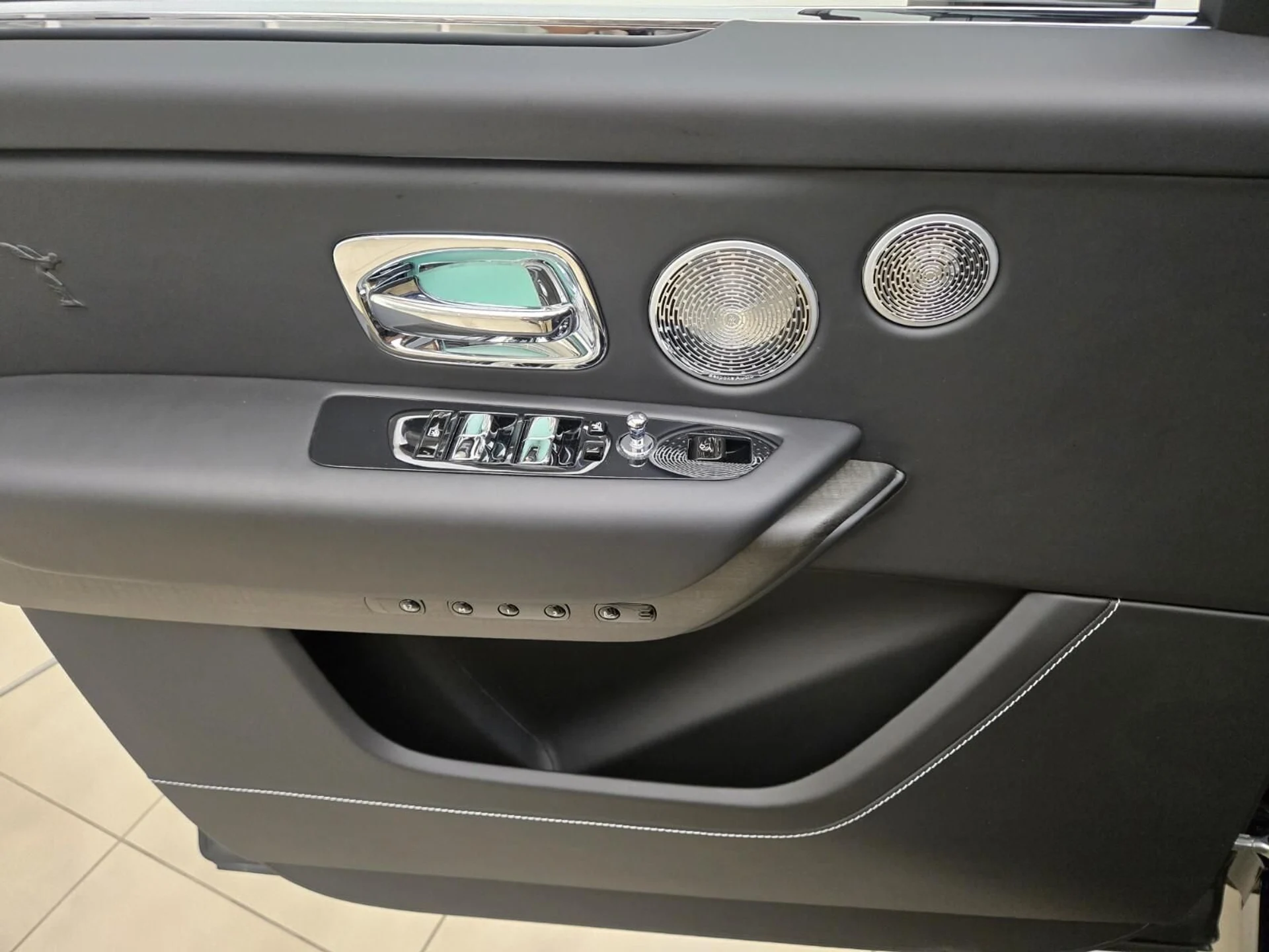 mph028_973620576_New_2026_Rolls_Royce_Cullinan_1776230147_d1b293a1f8