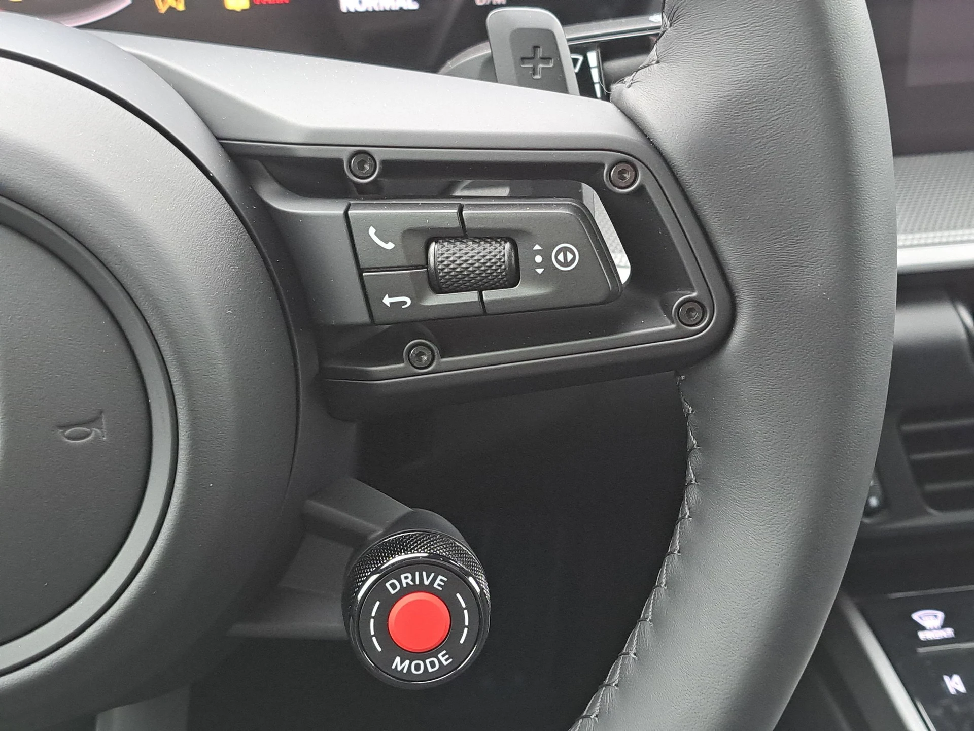 mph028_983342171_94097006b9bba2840999d95d3a45e948x_4467cc0e9a