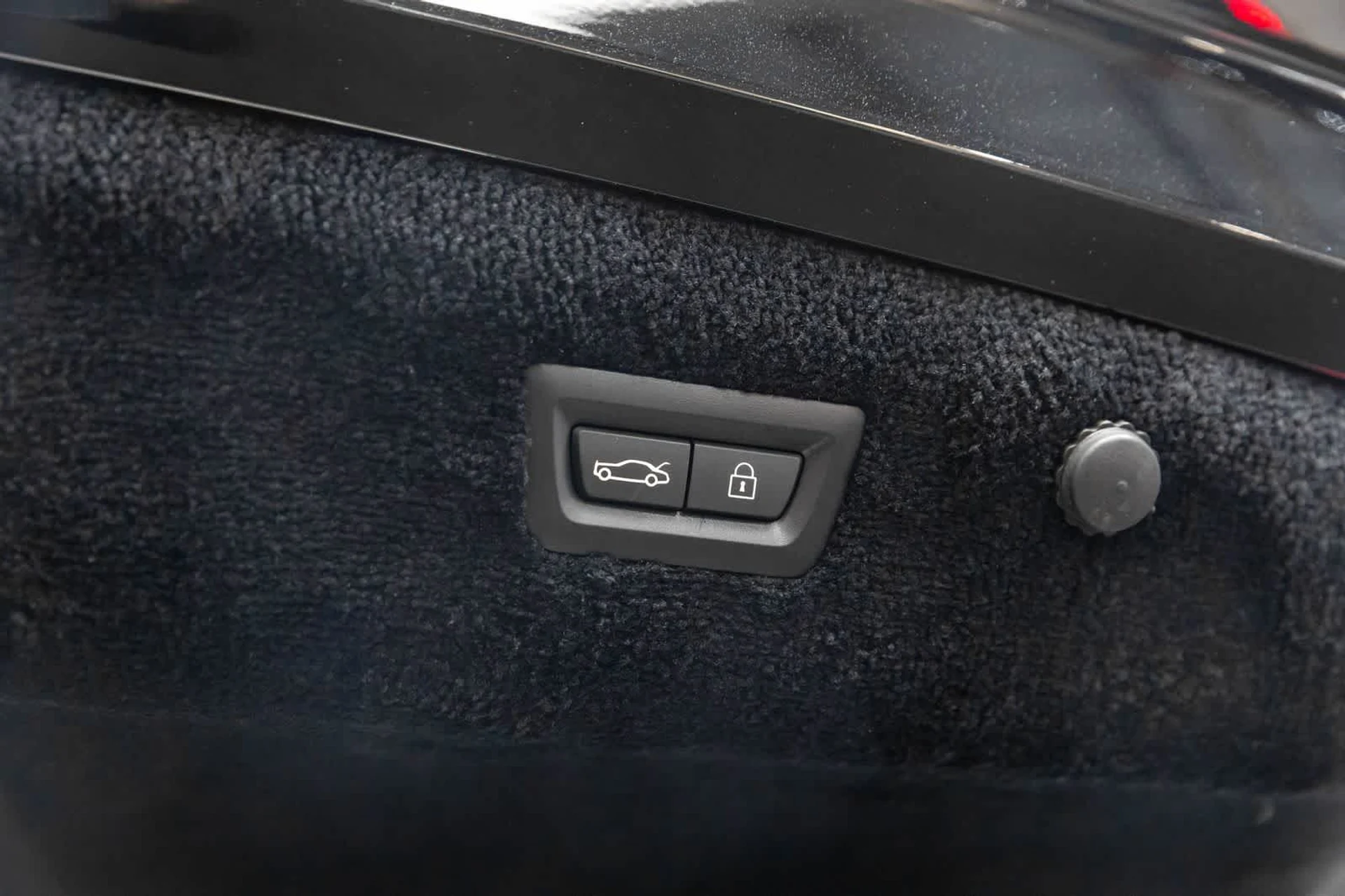 mph028_985571927_29_28f00c8175