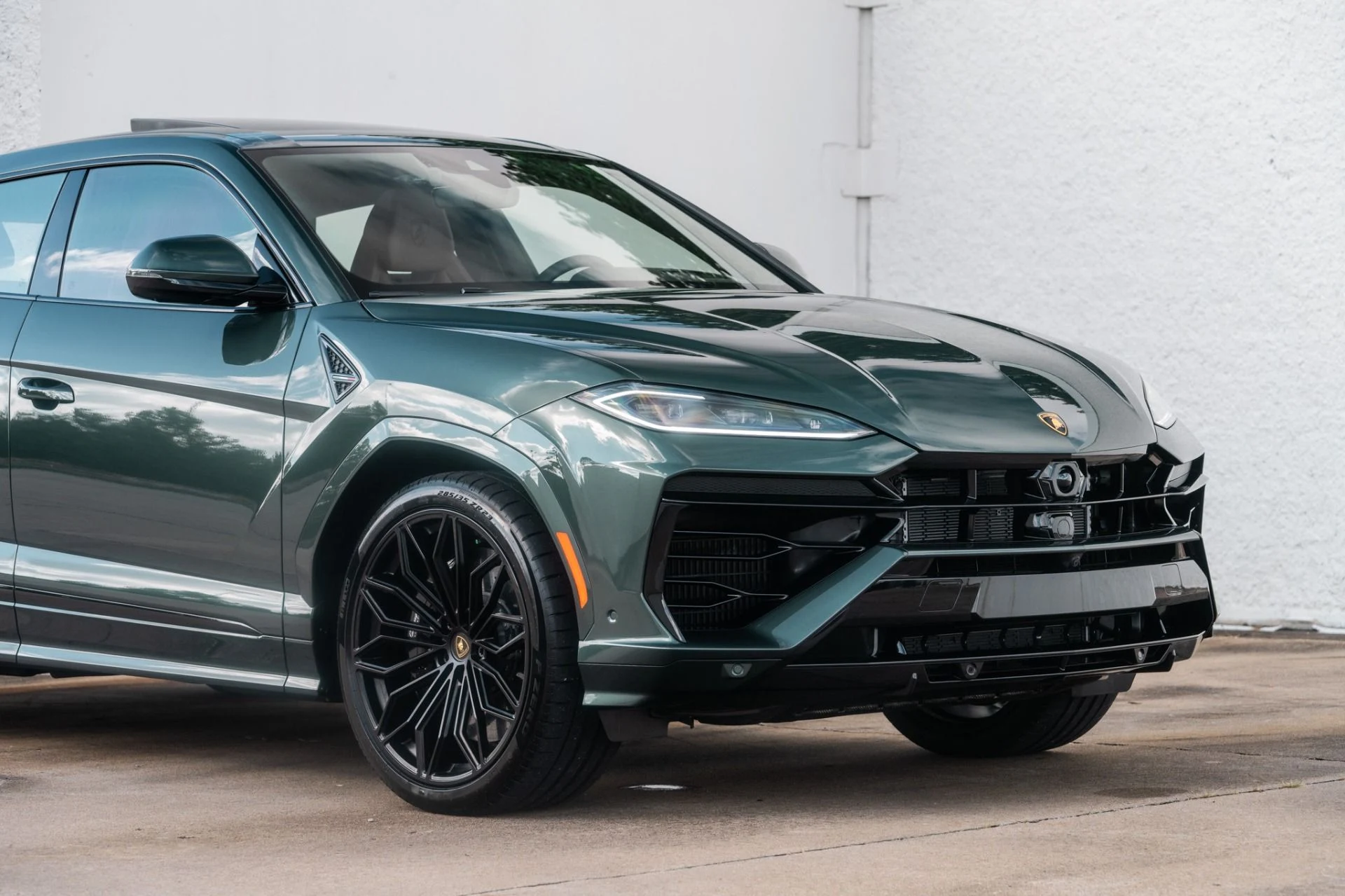 mph028_986464457_Used_2025_Lamborghini_Urus_SE_1758739816_68a334f026