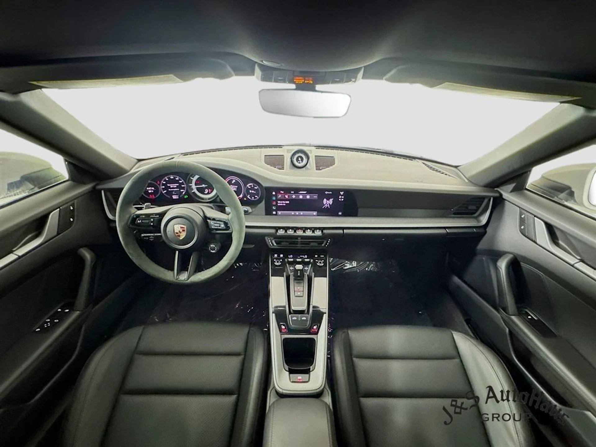 mph028_990834723_81aq1fwxq58xrru9u2bi9eob56ma_62627fefcf