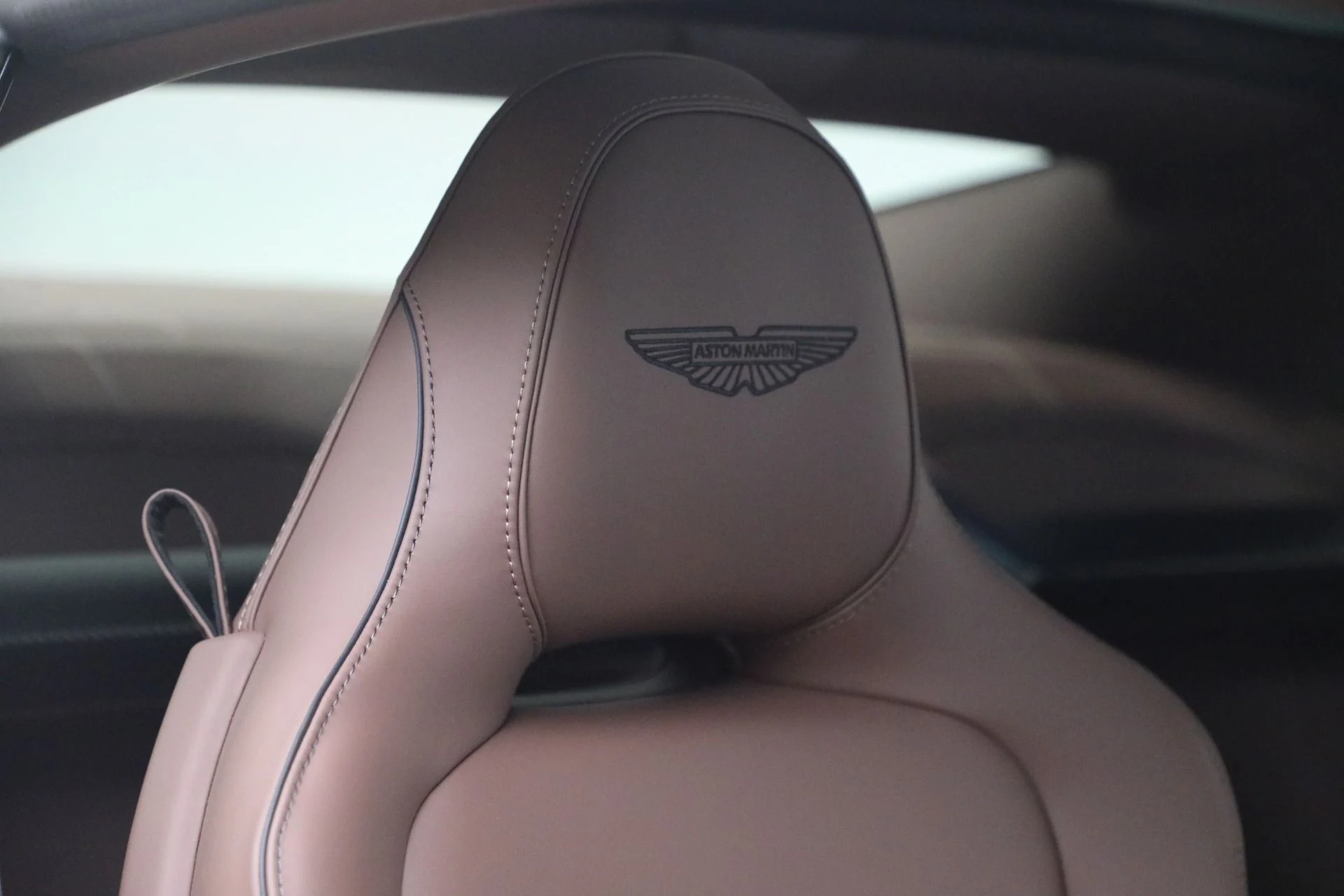 mph029_1000992664_Used_2025_Aston_Martin_Vanquish_1791232652_f369acfaed