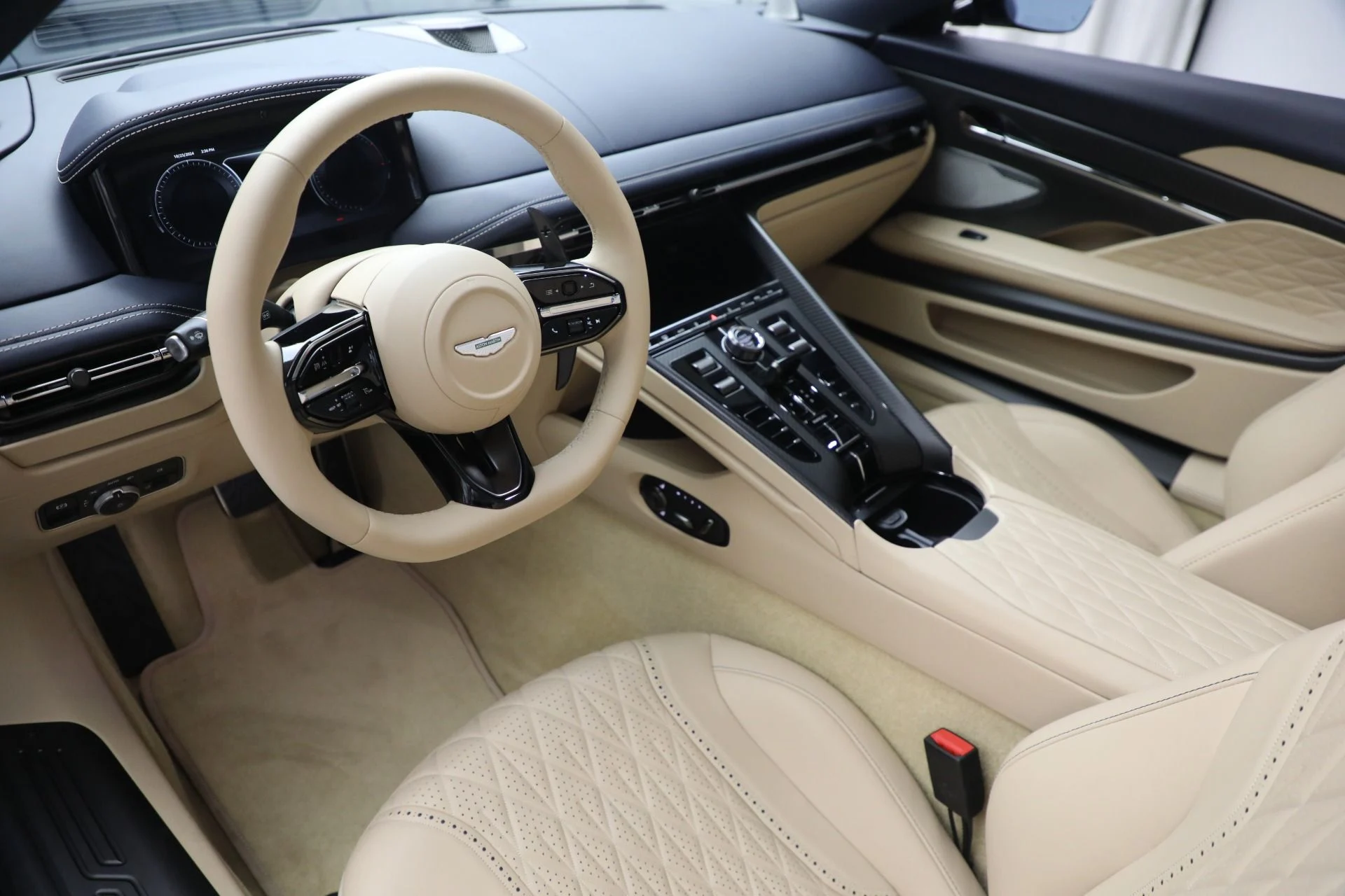 mph029_1001246882_New_2025_Aston_Martin_DB_12_Volante_fcfbd7c51f