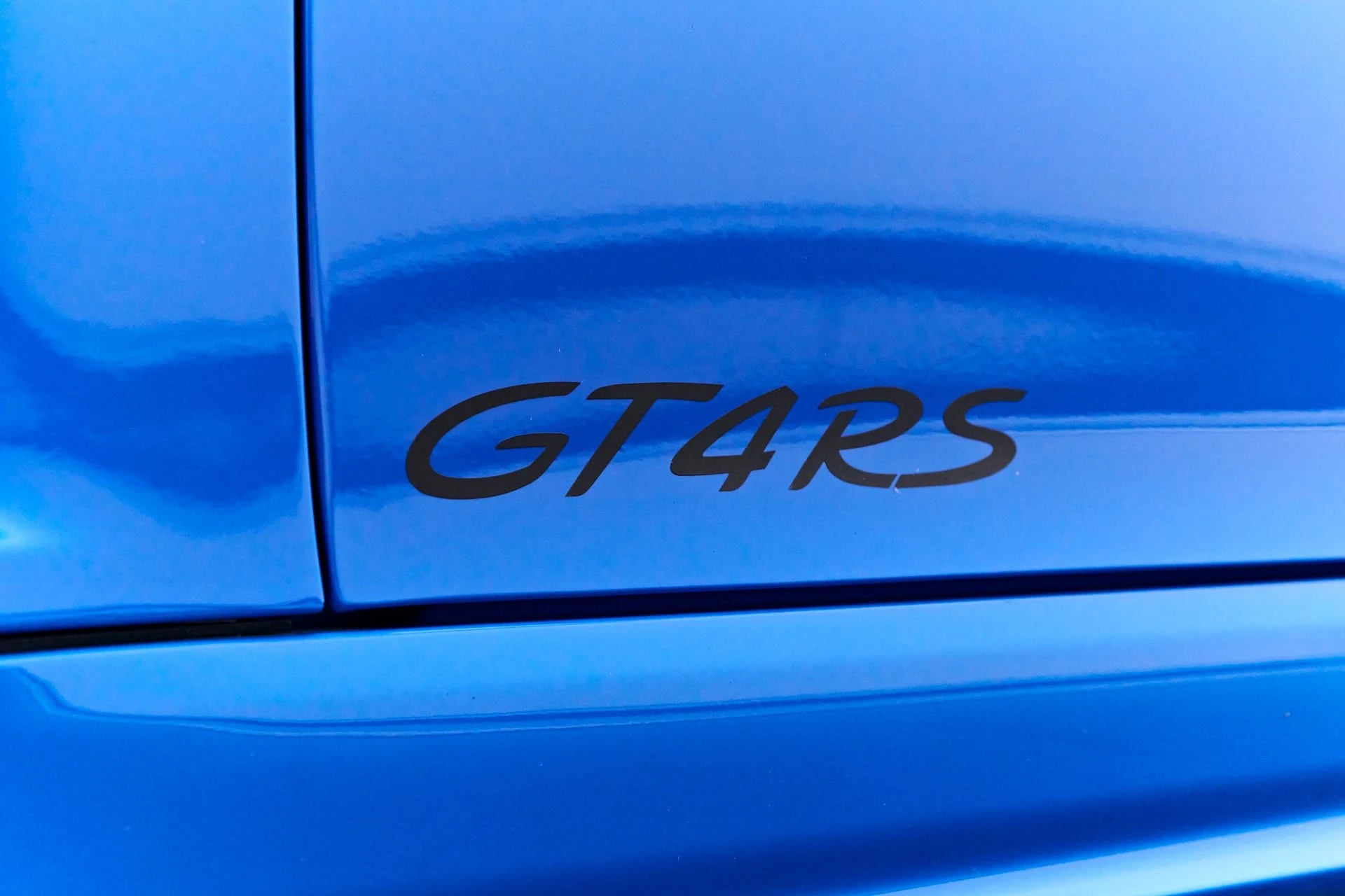 mph029_1007535165_Used_2024_Porsche_718_Cayman_GT_4_RS_1757637888_d0d934a93a