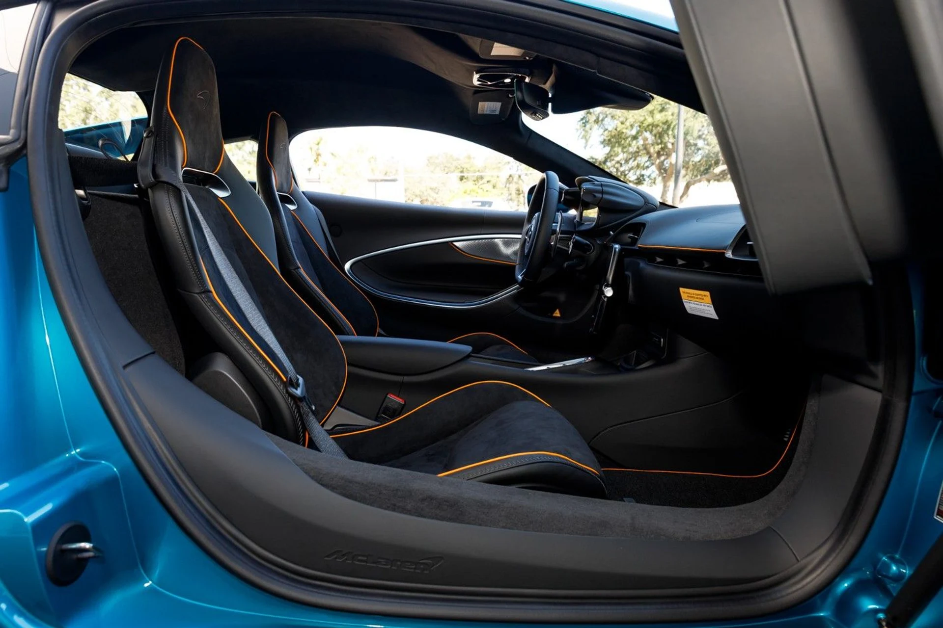 mph029_1012299325_602_p30_l_73dfc93c04