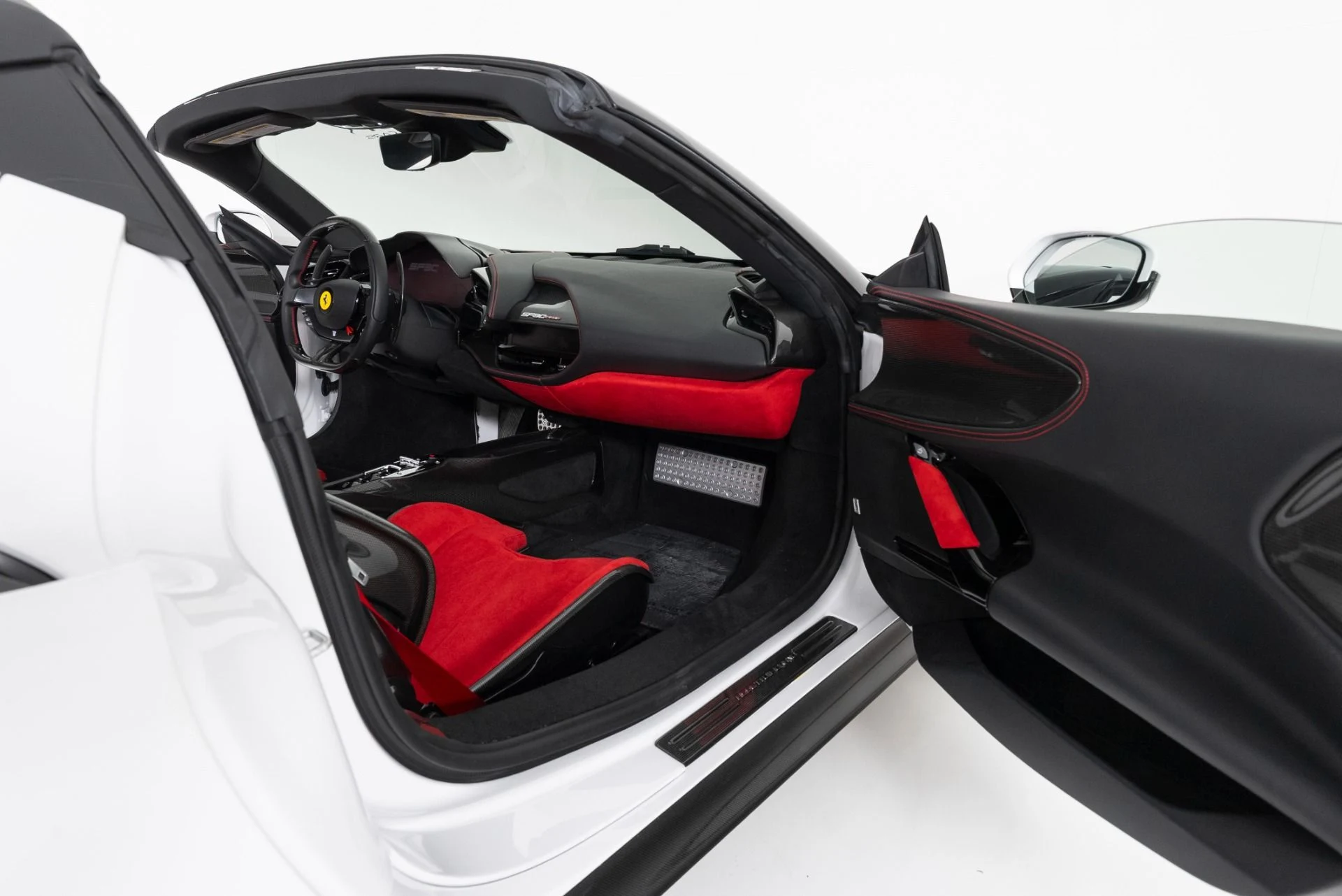 mph029_1013183614_Used_2024_Ferrari_SF_90_Spider_1753904228_beca8545aa