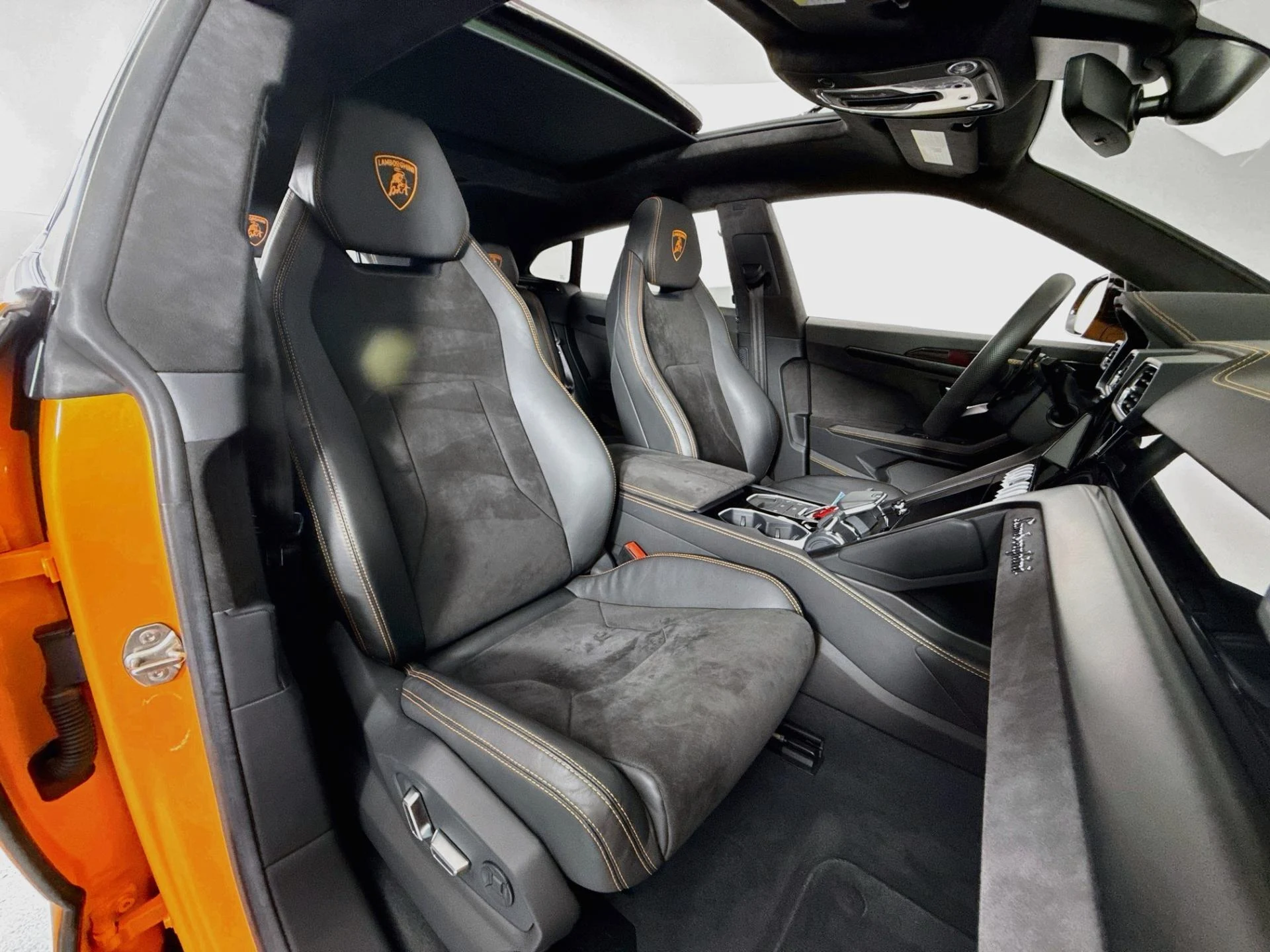 mph029_1014601270_Used_2022_Lamborghini_Urus_1790289773_3cb9a833ab