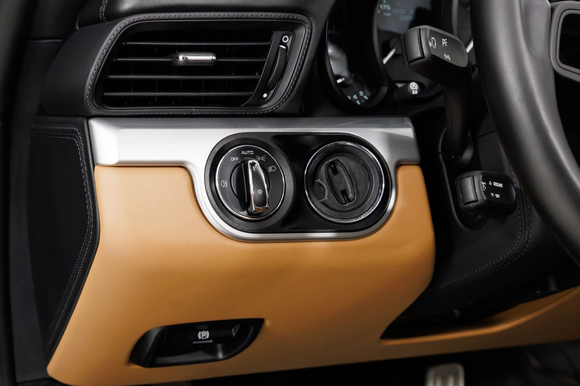 mph029_1018663718_Used_2019_Porsche_911_Speedster_1790794381_0249a78e83