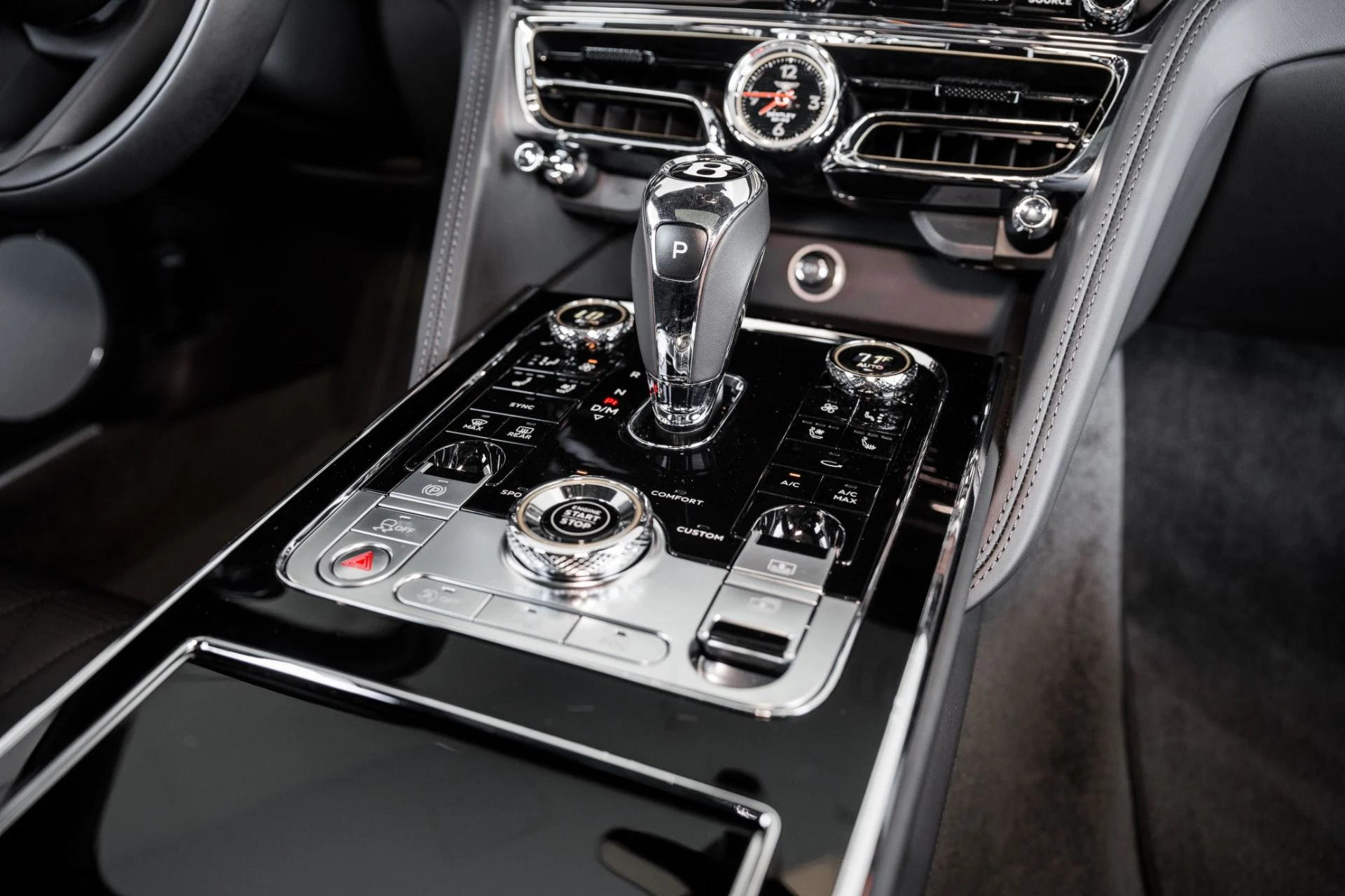 mph029_1031401504_Used_2022_Bentley_Flying_Spur_V8_1694798625_4fca4bd24e