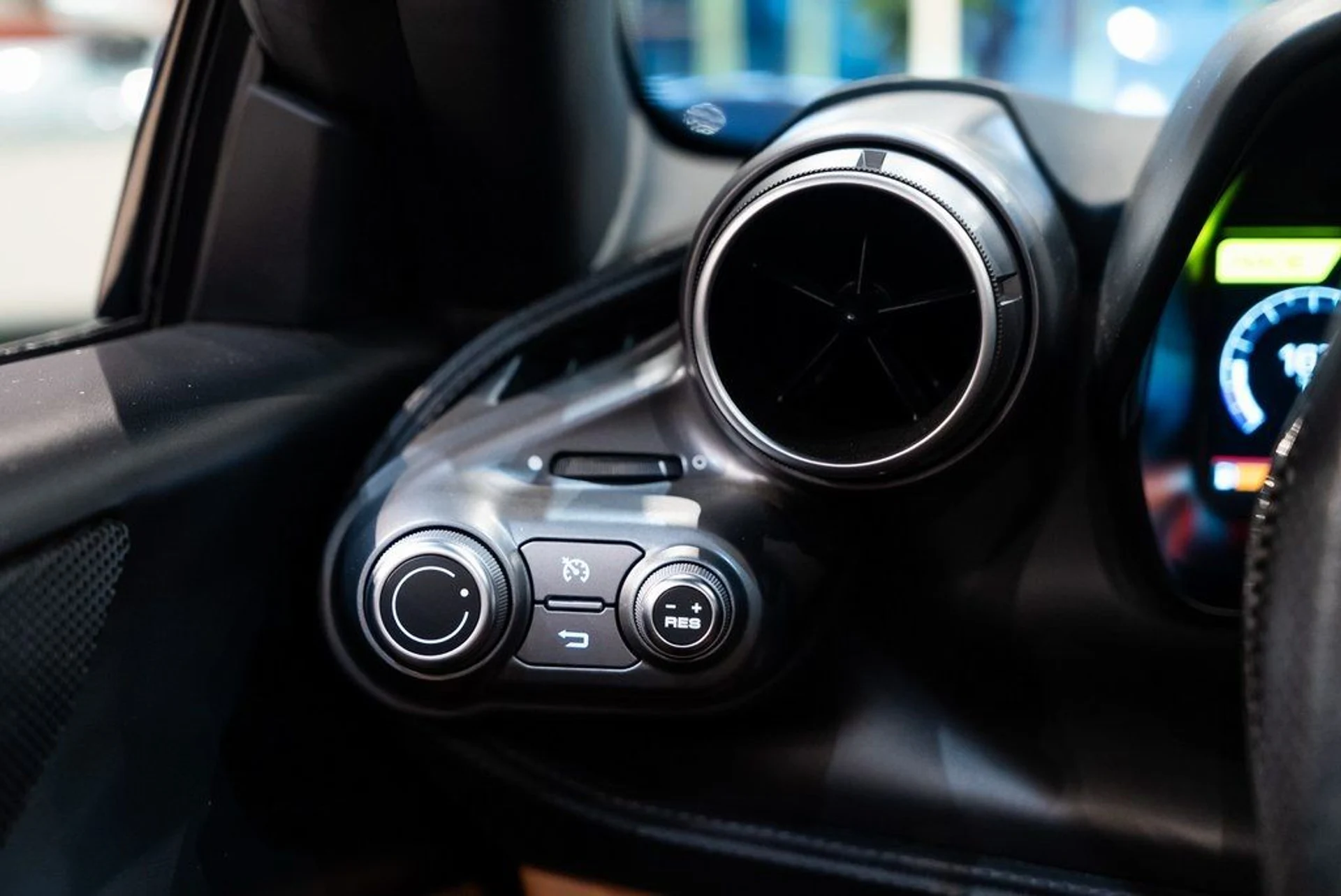 mph029_1034670757_86a00166061f1c2f8cd6d1a533dabd49_5e8126e053