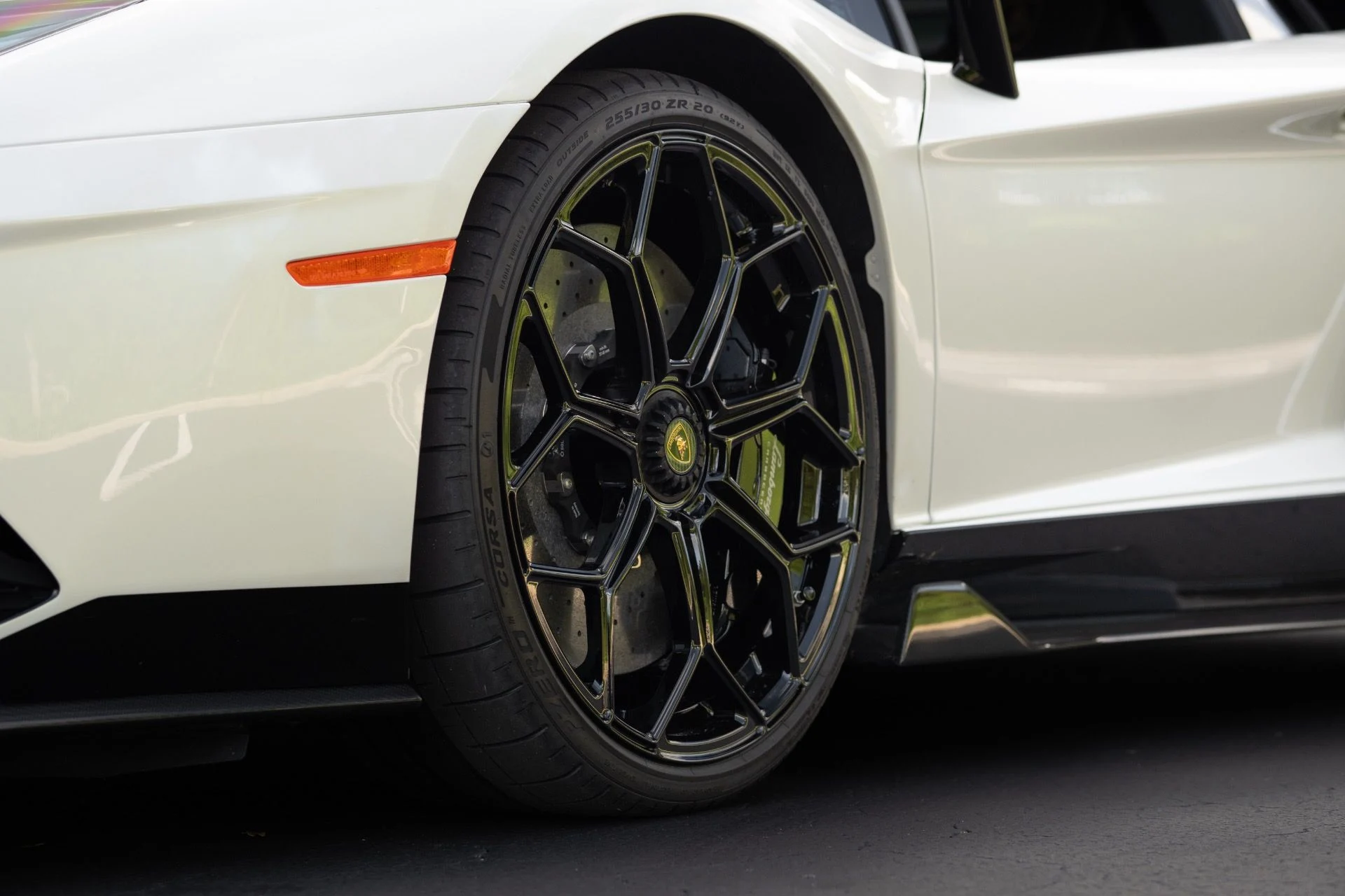 mph029_1035629415_Used_2022_Lamborghini_Aventador_LP_780_4_Ultimae_1758834809_e33985a030