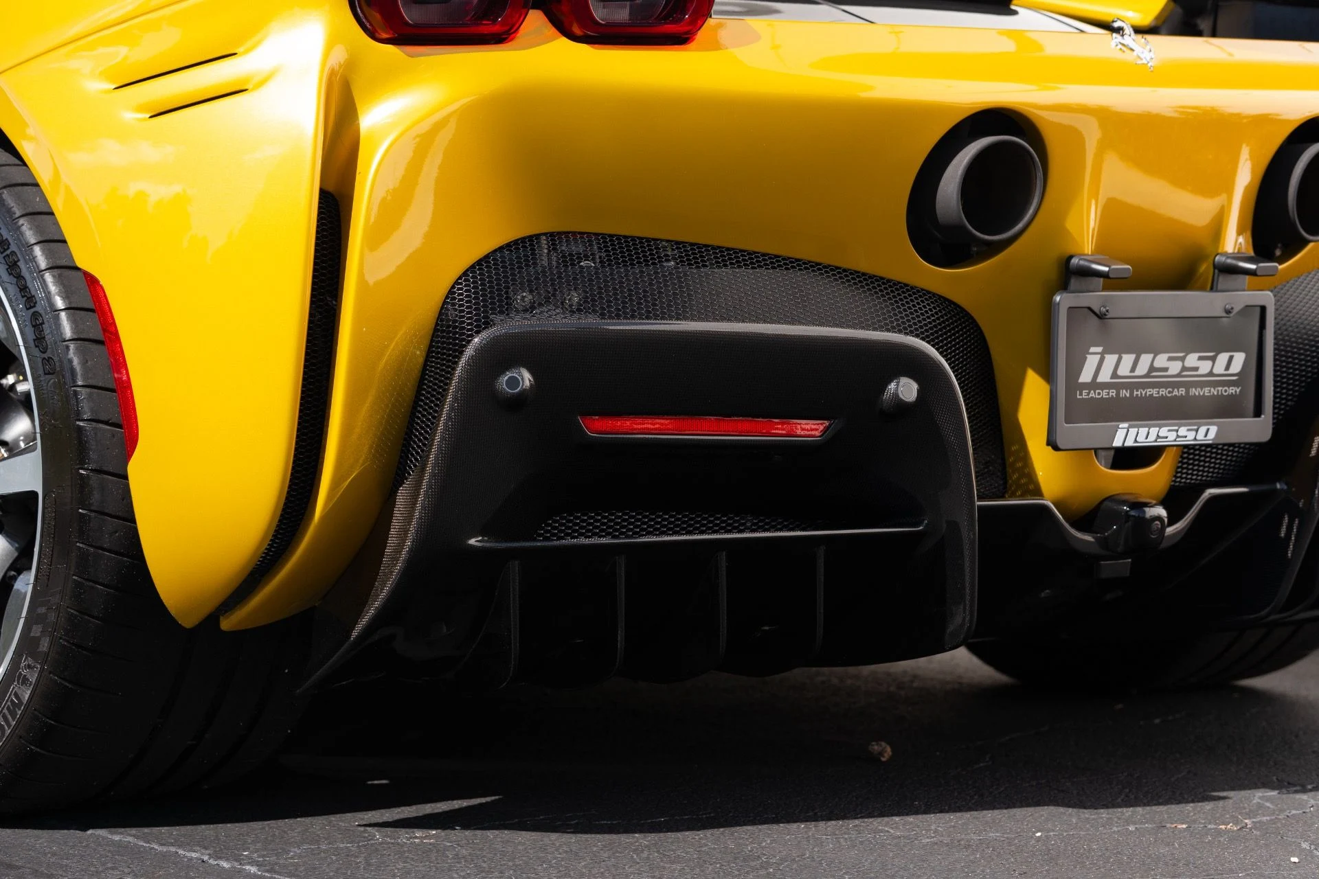 mph029_1050443885_Used_2023_Ferrari_SF_90_Stradale_1780886537_eaeb1613b1