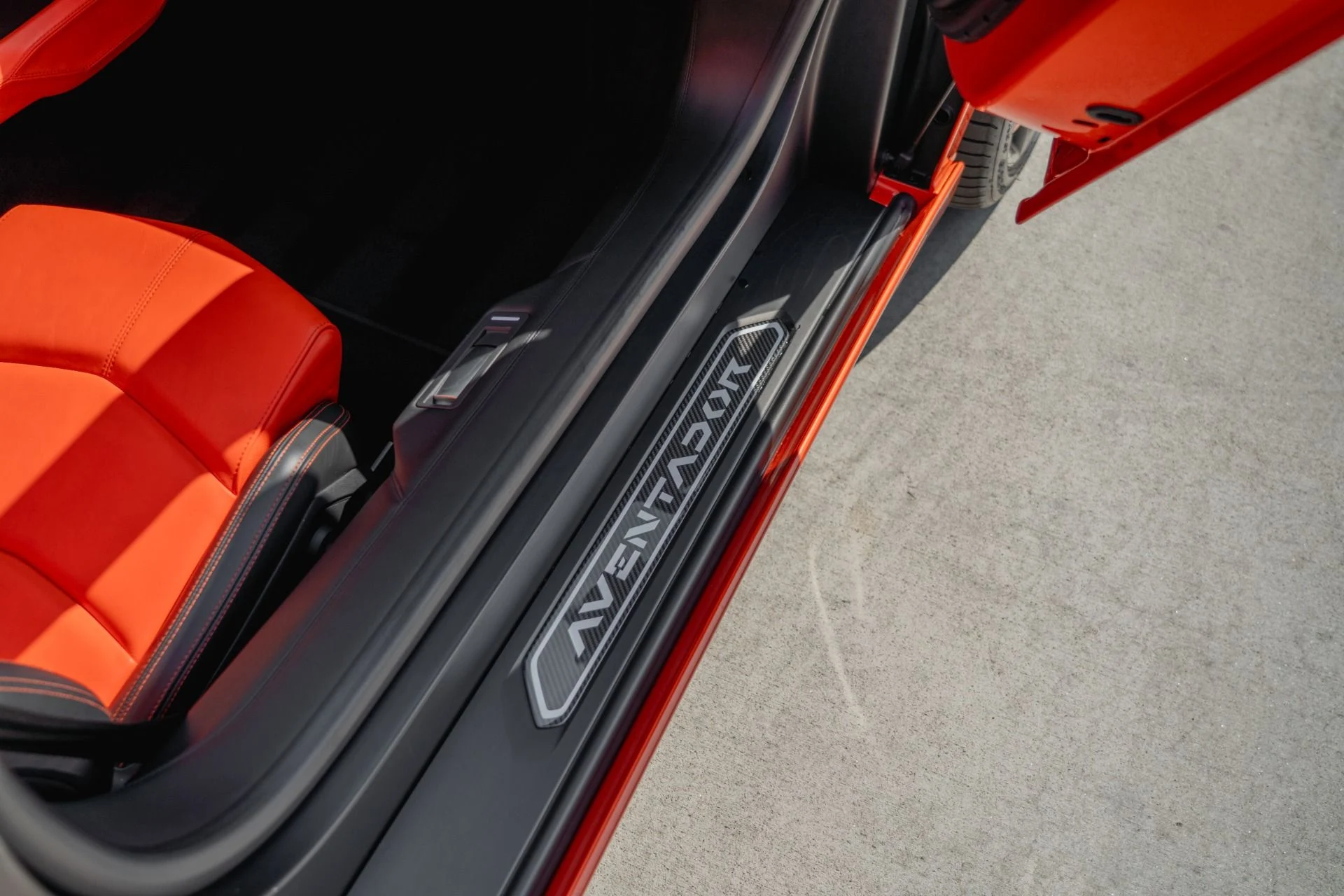 mph029_1052056574_Used_2014_Lamborghini_Aventador_LP_700_4_1759878539_d02cd9f2ad