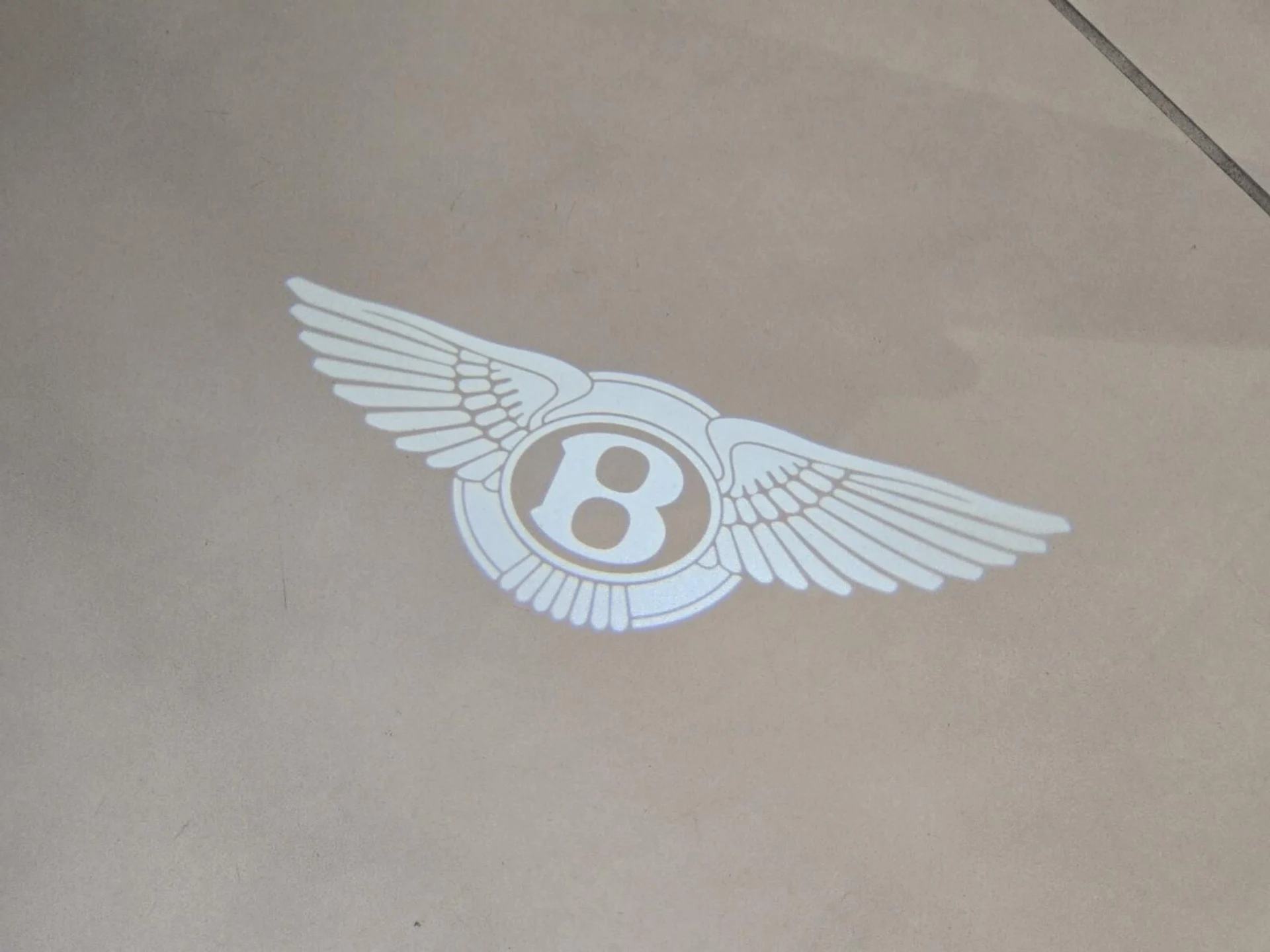 mph029_1056789138_Used_2022_Bentley_Flying_Spur_V8_1767077530_0d95bf91f5