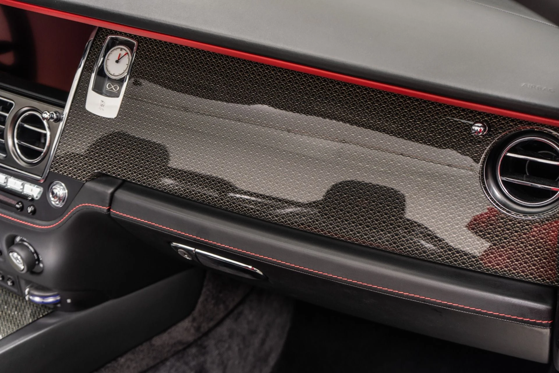 mph029_1061792295_Used_2019_Rolls_Royce_Dawn_Black_Badge_1773693933_dff9c95791