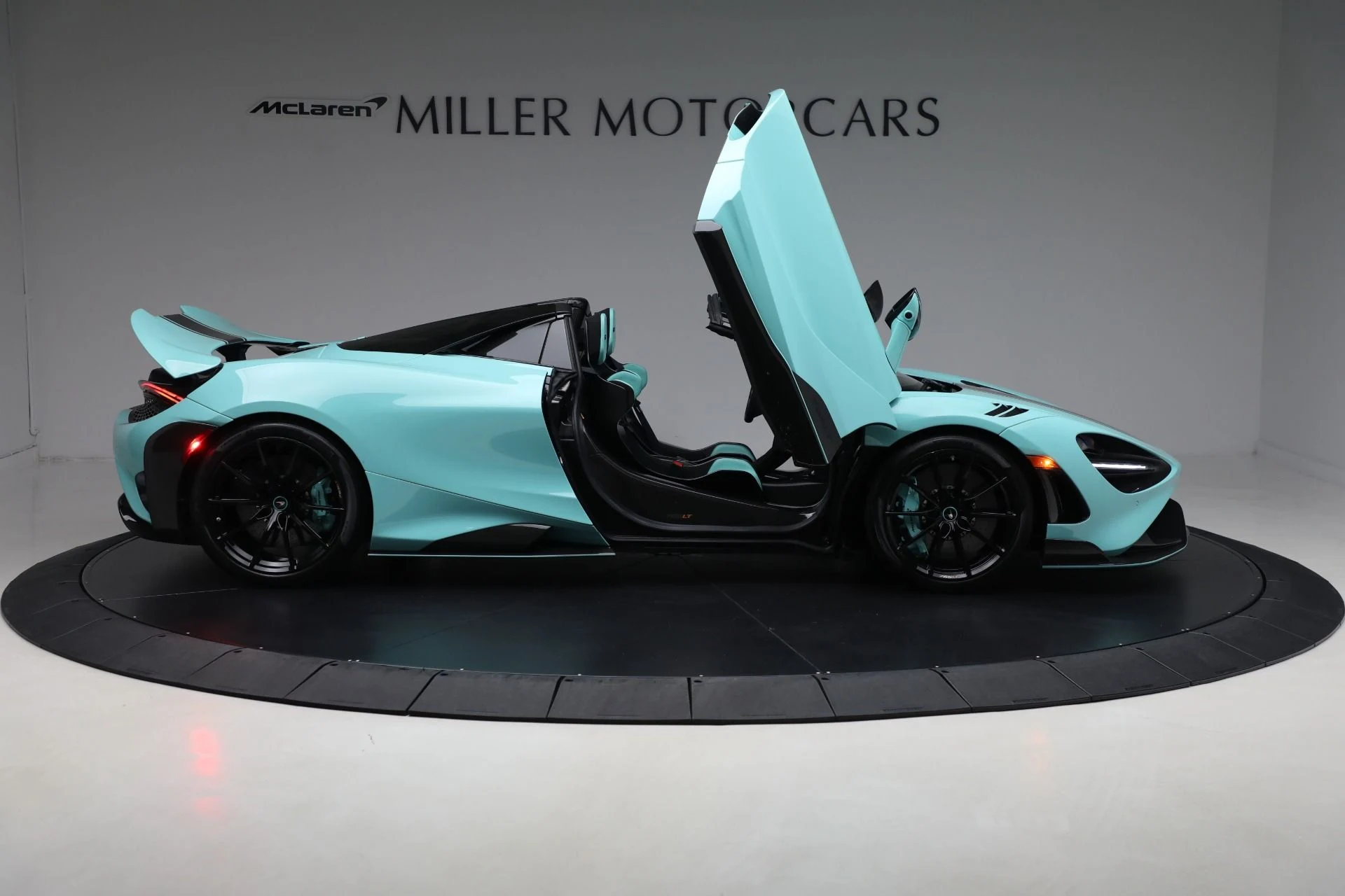 mph029_1063245606_Used_2022_Mc_Laren_765_LT_Spider_b02021d034