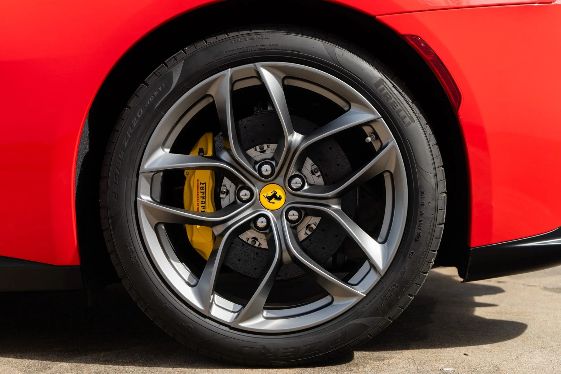 mph029_1065105740_Used_2018_Ferrari_GTC_4_Lusso_T_1771449324_da0ab7a281