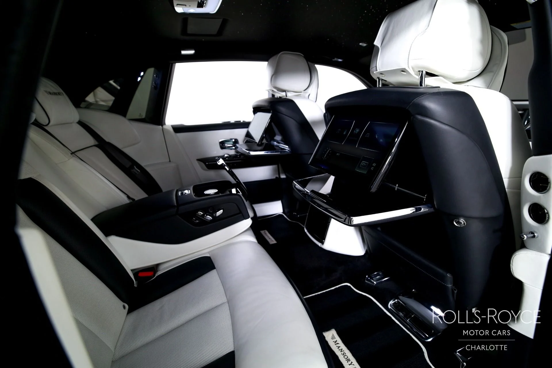 mph029_1075391371_Used_2018_Rolls_Royce_Phantom_1776373846_9f8bda3bbf