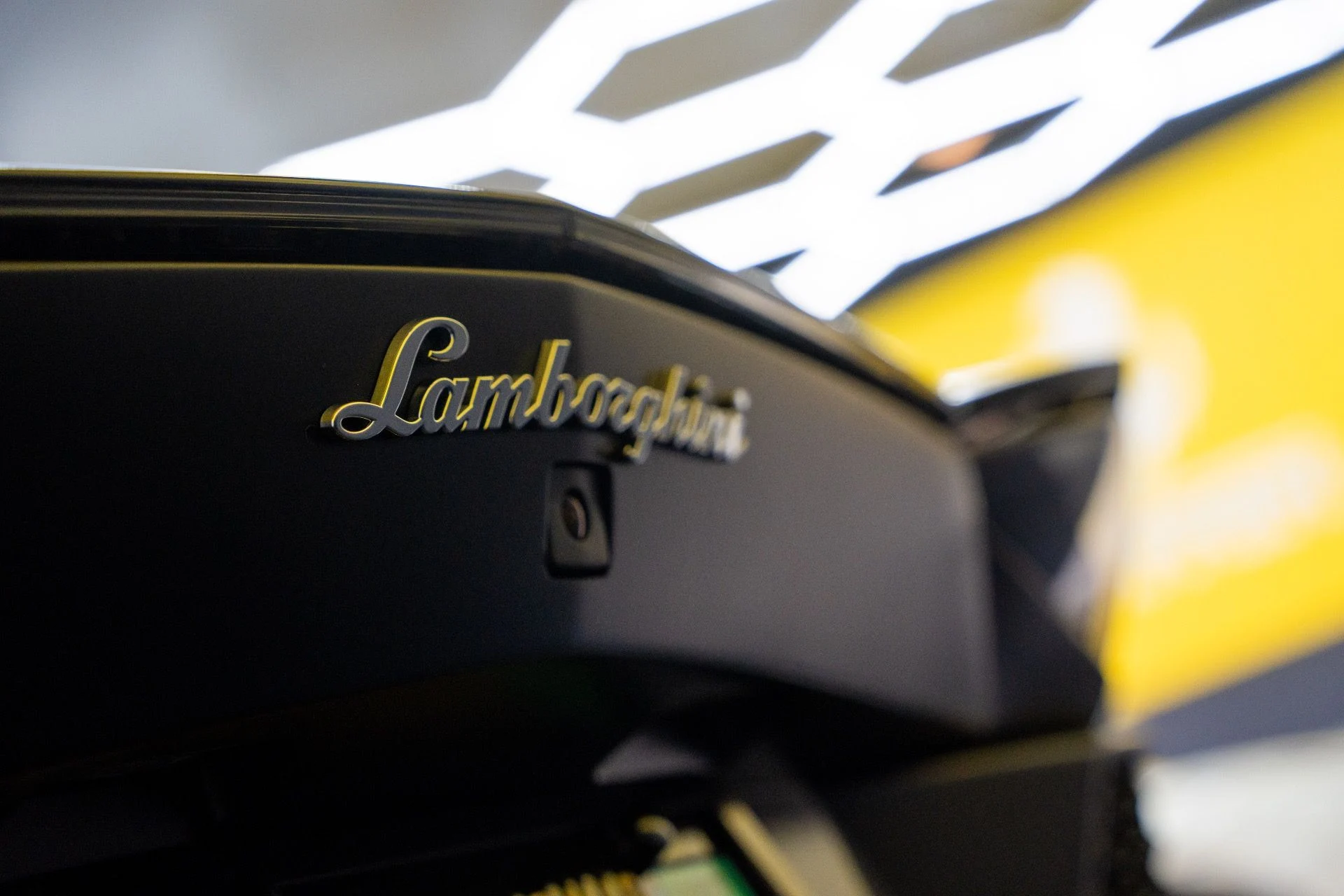 mph029_1077223136_Used_2018_Lamborghini_Aventador_LP_740_4_S_1792436167_6df042f0f3