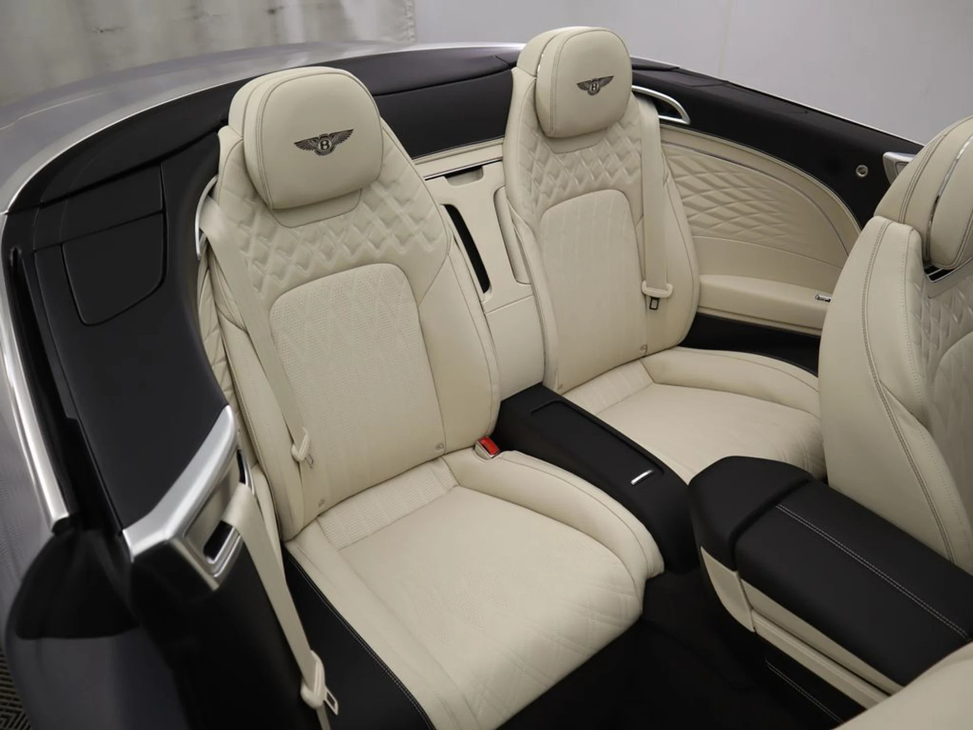 mph029_1086757687_new_2026_bentley_continental_gtc_8119_22950938_30_1024_5a796beae3