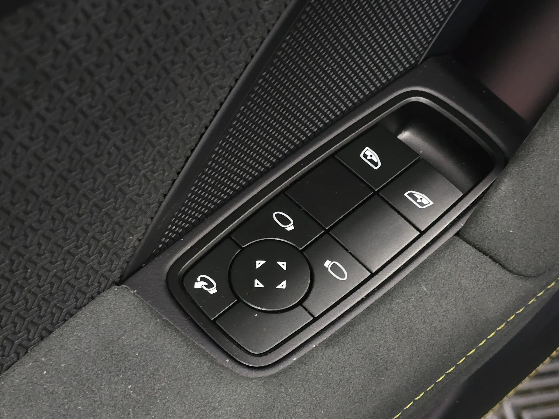 mph029_1092542469_f9692ee461de8a5dbdca69ce8512b129x_600c398ea5