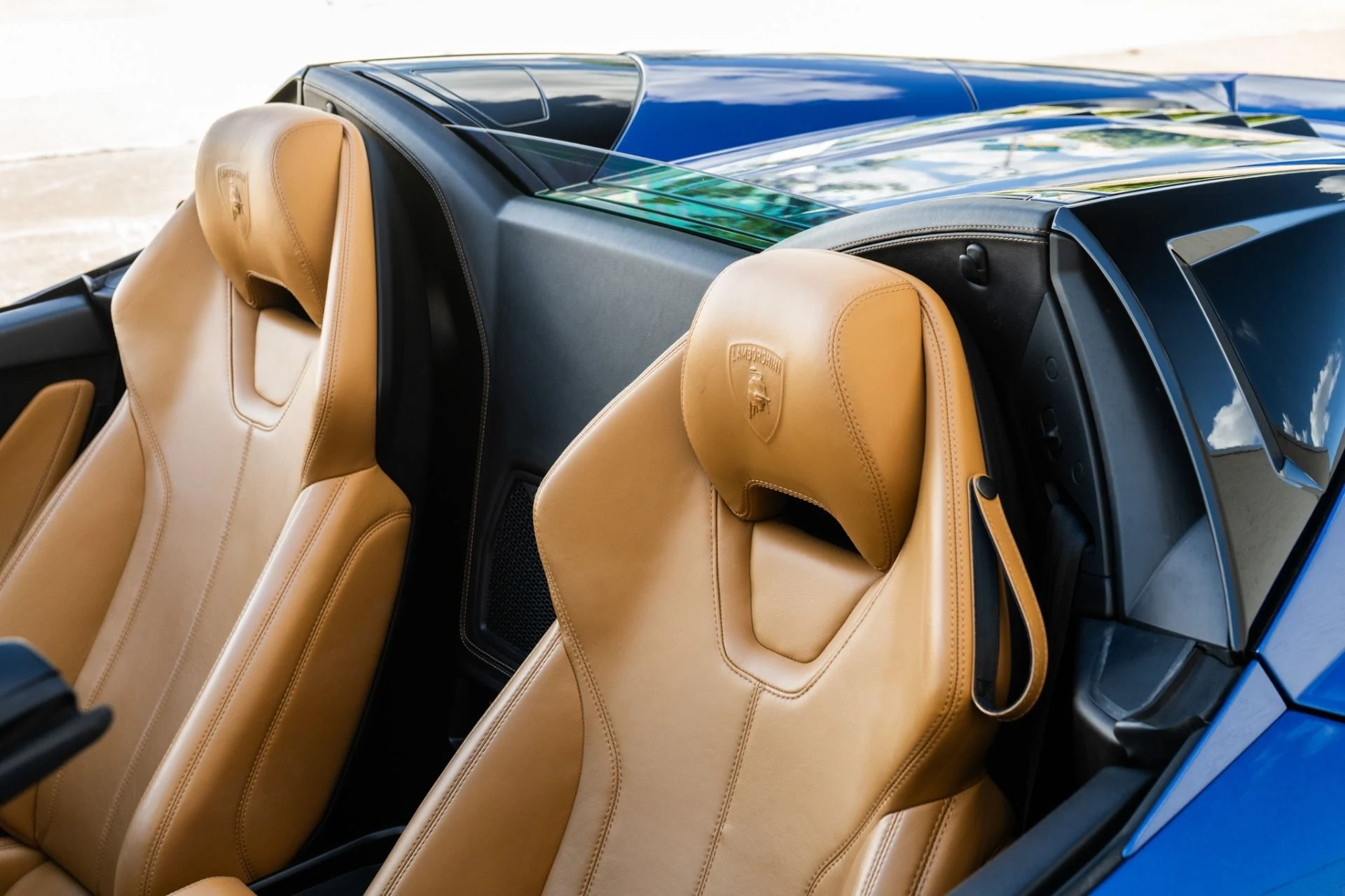 mph029_1096902973_Used_2018_Lamborghini_Huracan_LP_580_2_Spyder_1753307982_cc67b37e42