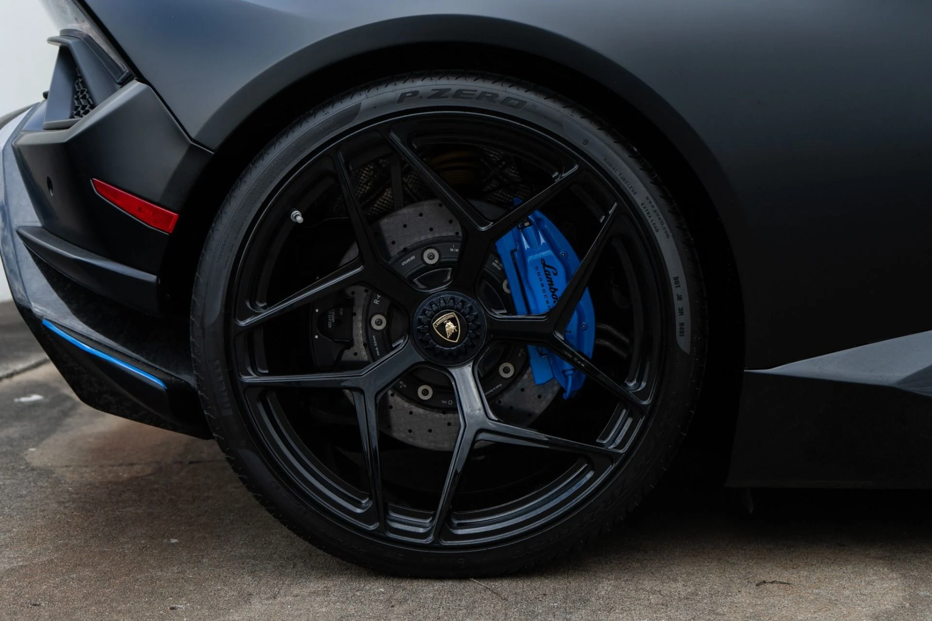 mph029_1103108524_Used_2018_Lamborghini_Huracan_LP_640_4_Performante_1776702980_ad0de0cb1f