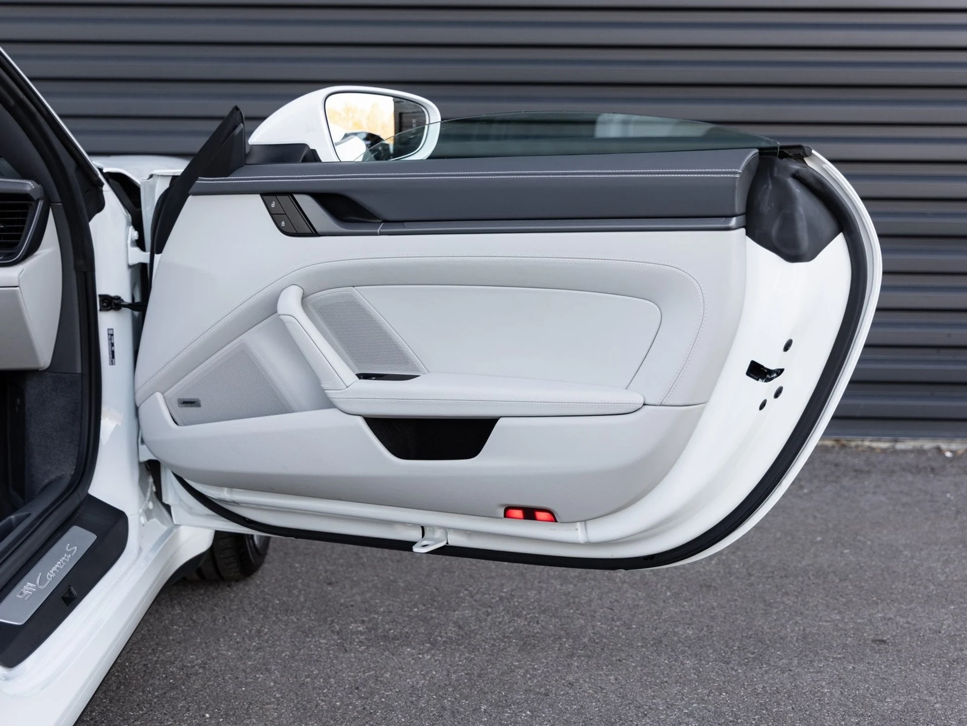 mph029_110503035_30_f1decab3cd