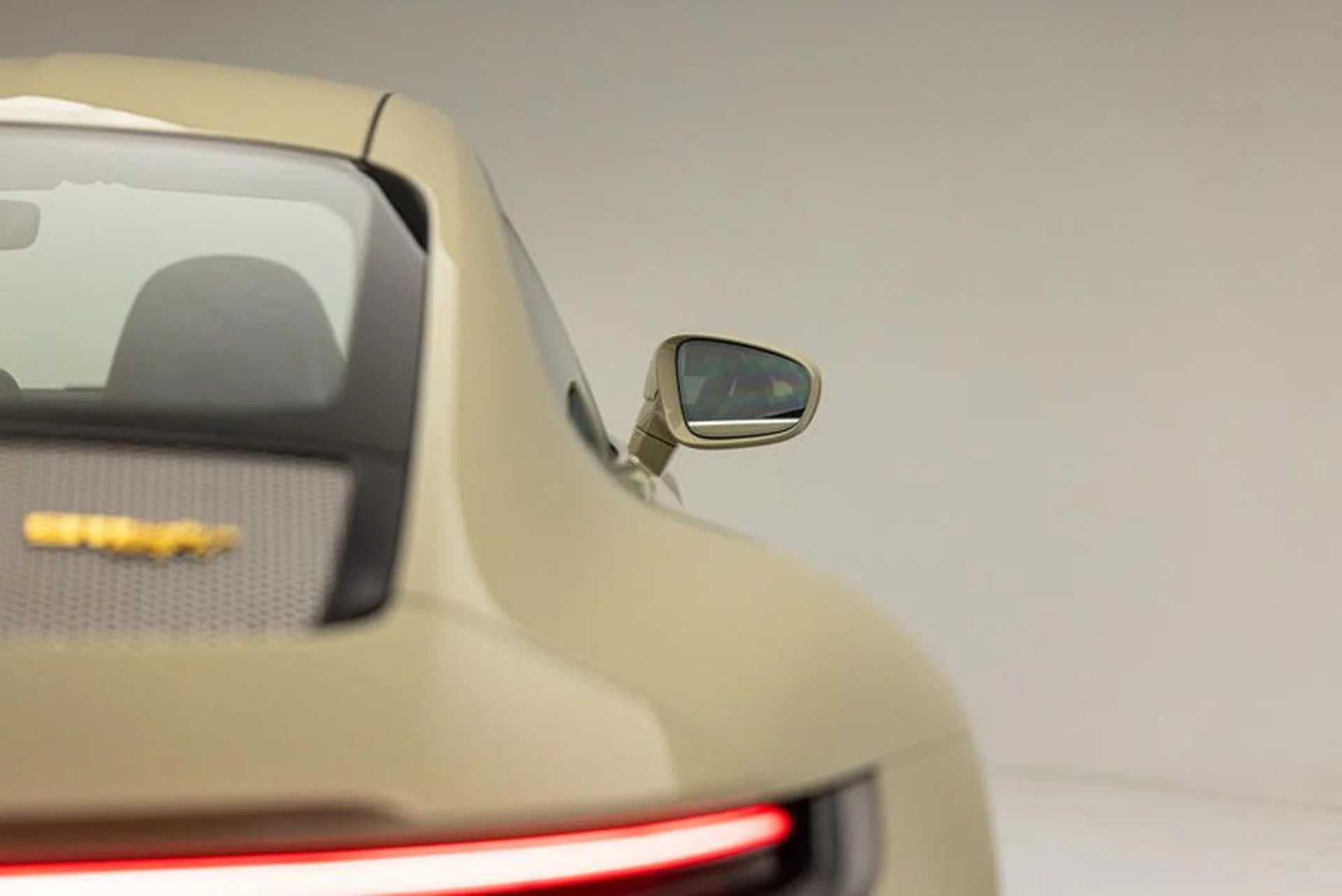 mph029_1106161507_9_AC_33301_2_E12_40_DF_BCC_3_D38_C9_C4126_DB_be9a257f93