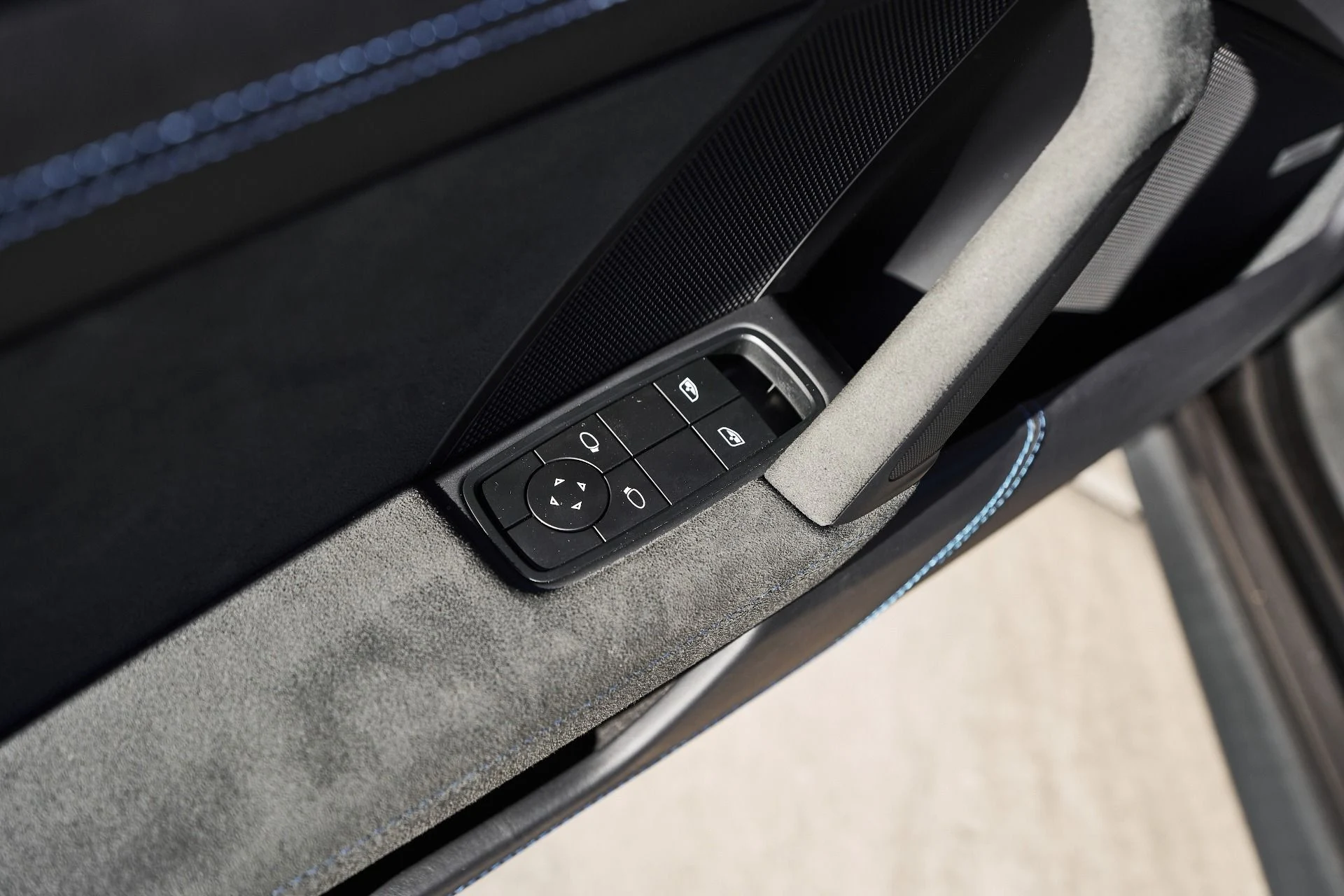 mph029_1115884055_Used_2023_Porsche_911_GT_3_1761779543_c78380f391