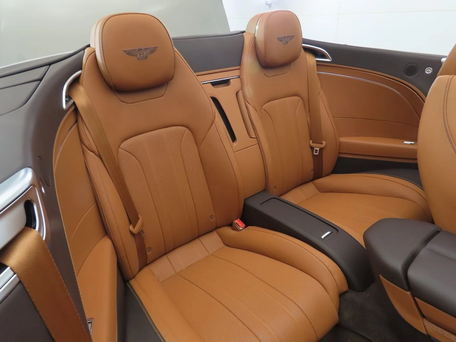 mph029_112437023_new_2026_bentley_continental_gtc_8119_22934899_30_1024_b0536a0632