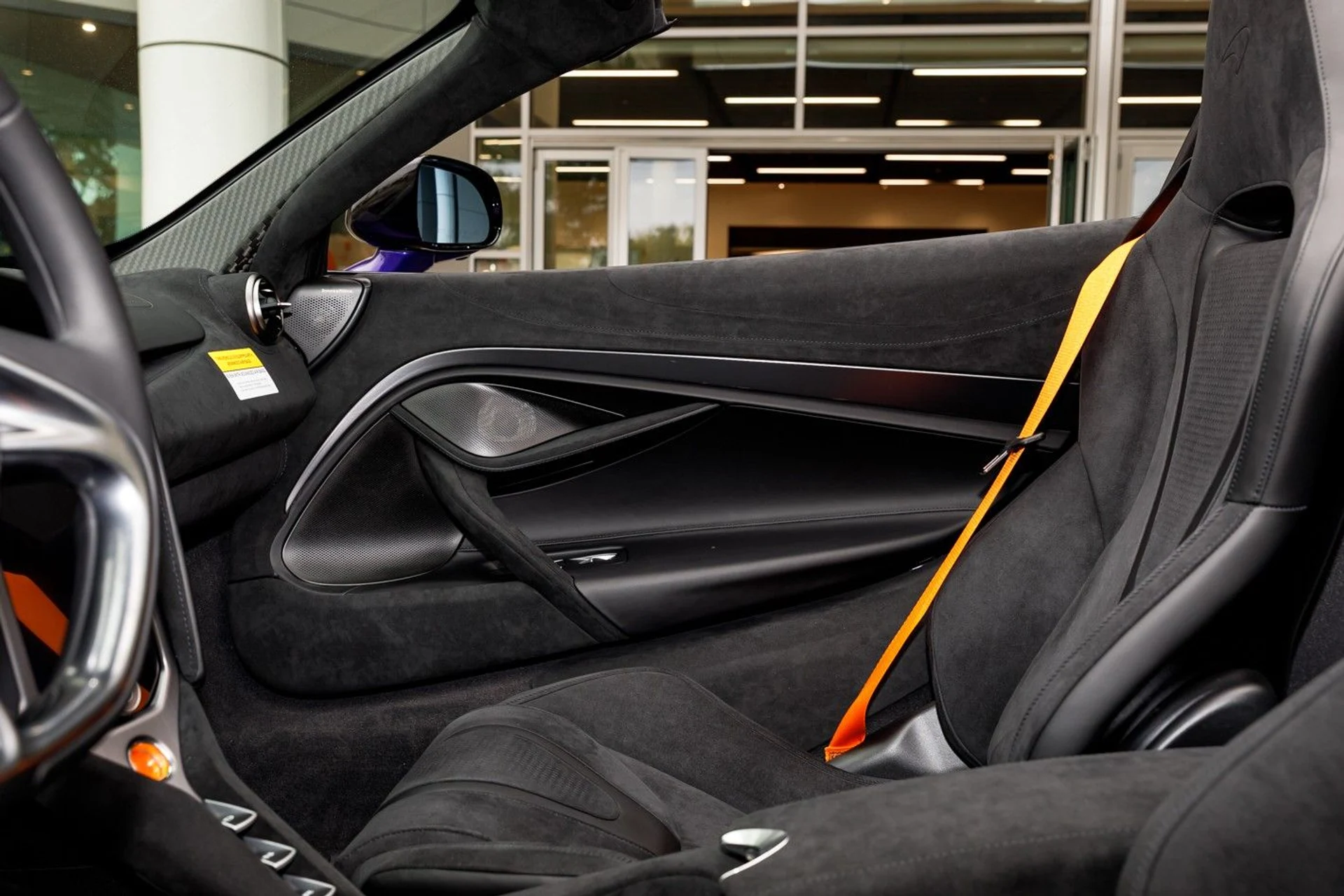 mph029_1125478257_627_p30_l_8ce3b9752a