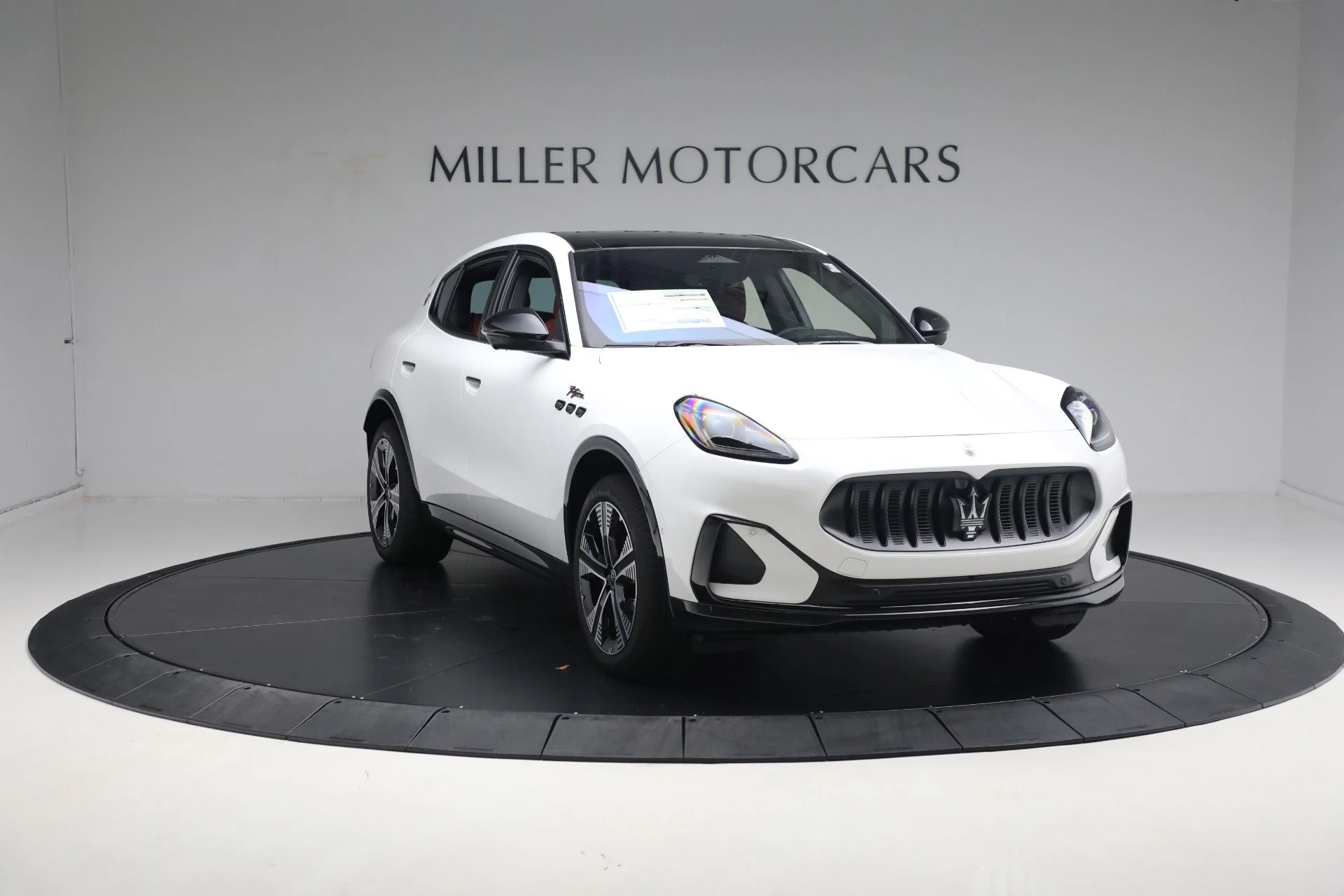 mph029_1134124540_New_2025_Maserati_Grecale_Folgore_39e7efb9eb