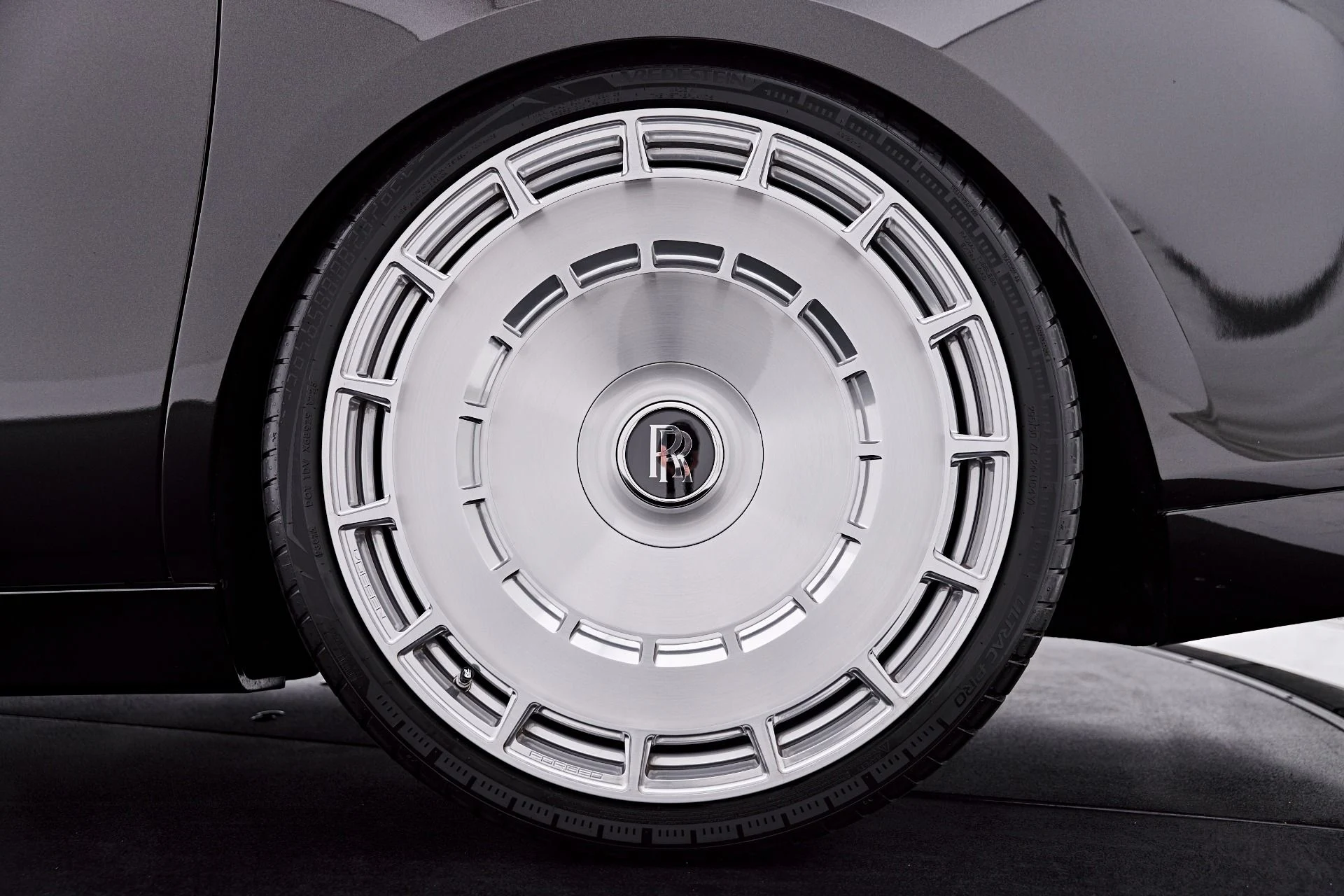 mph029_1139815190_Used_2021_Rolls_Royce_Phantom_Base_1786152388_d7848bbb3b