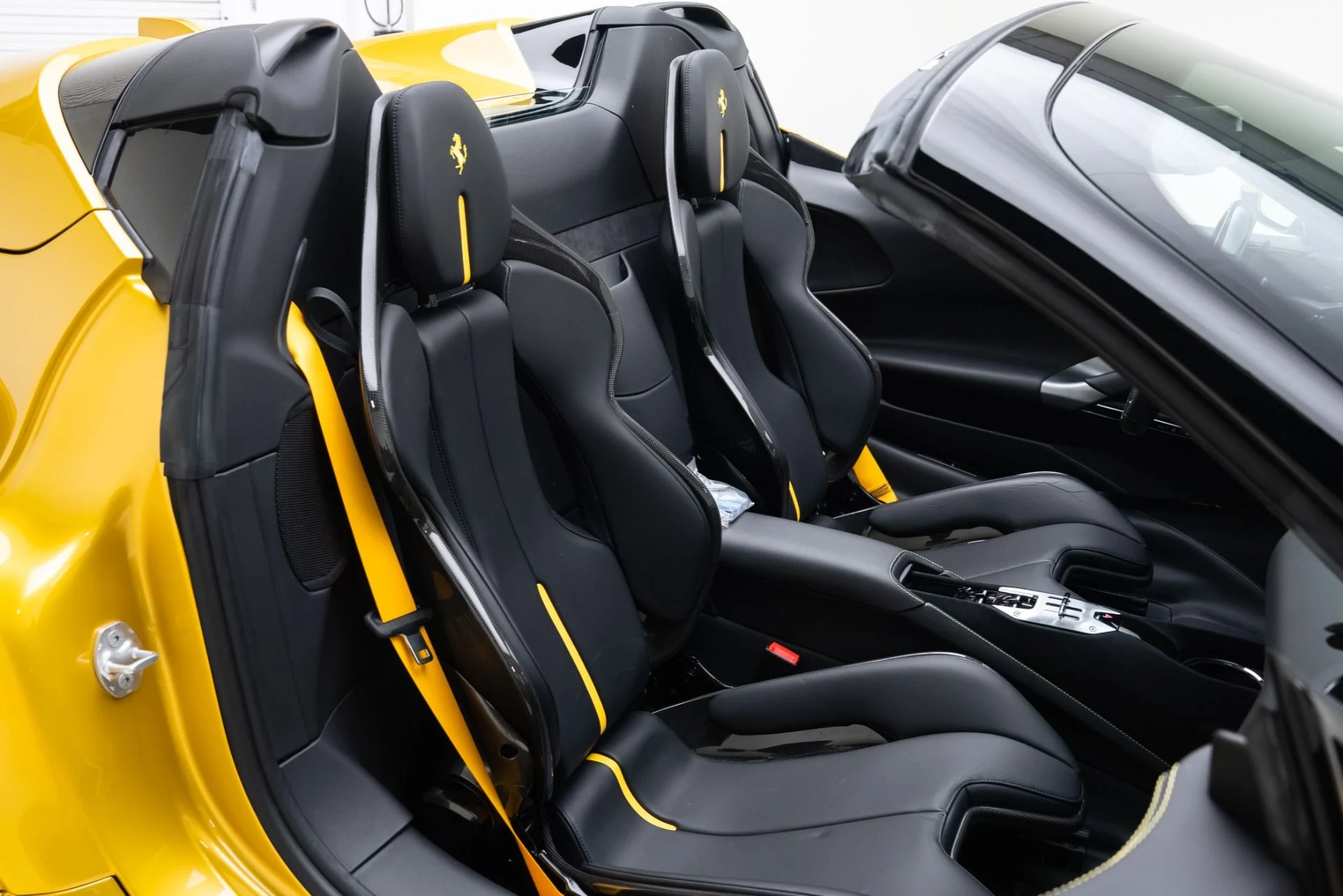 mph029_1143981797_Used_2023_Ferrari_SF_90_Spider_1770940760_ce31932576