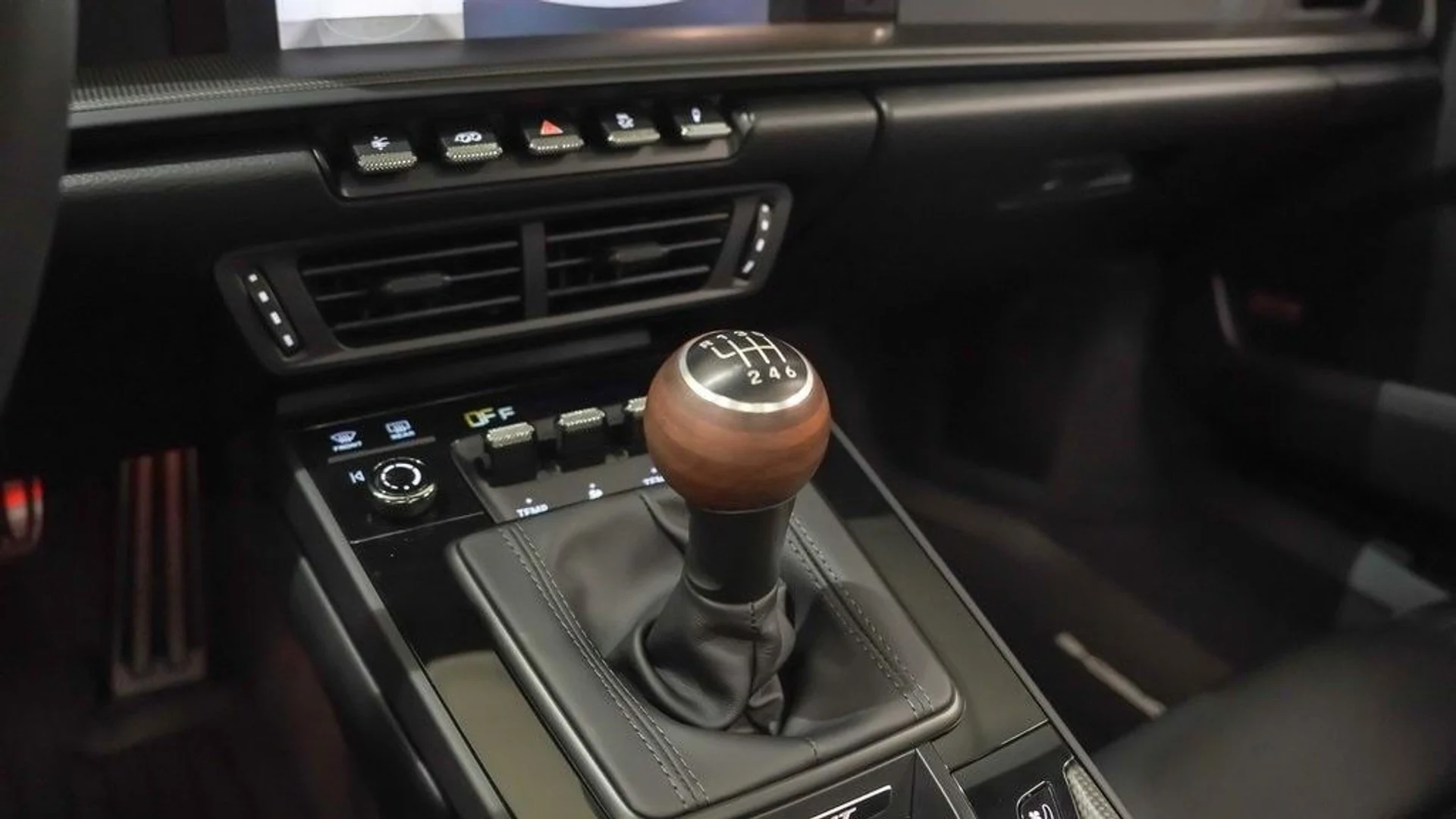 mph029_1144036061_662fe669515f435b7381f35196c0ff5dx_ebd4402b88