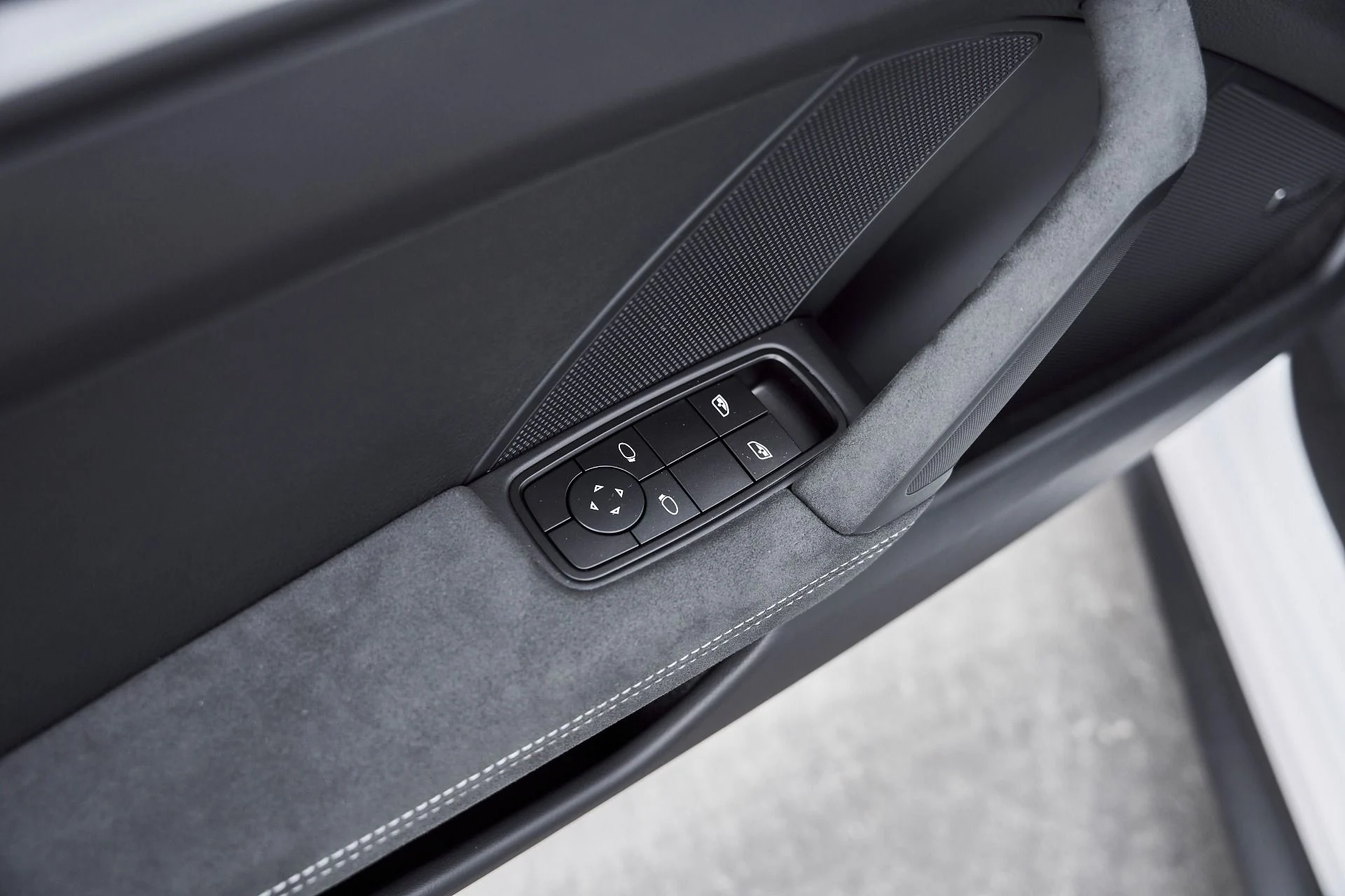 mph029_1146248466_Used_2025_Porsche_911_GT_3_1766797617_33f7bfdc4e