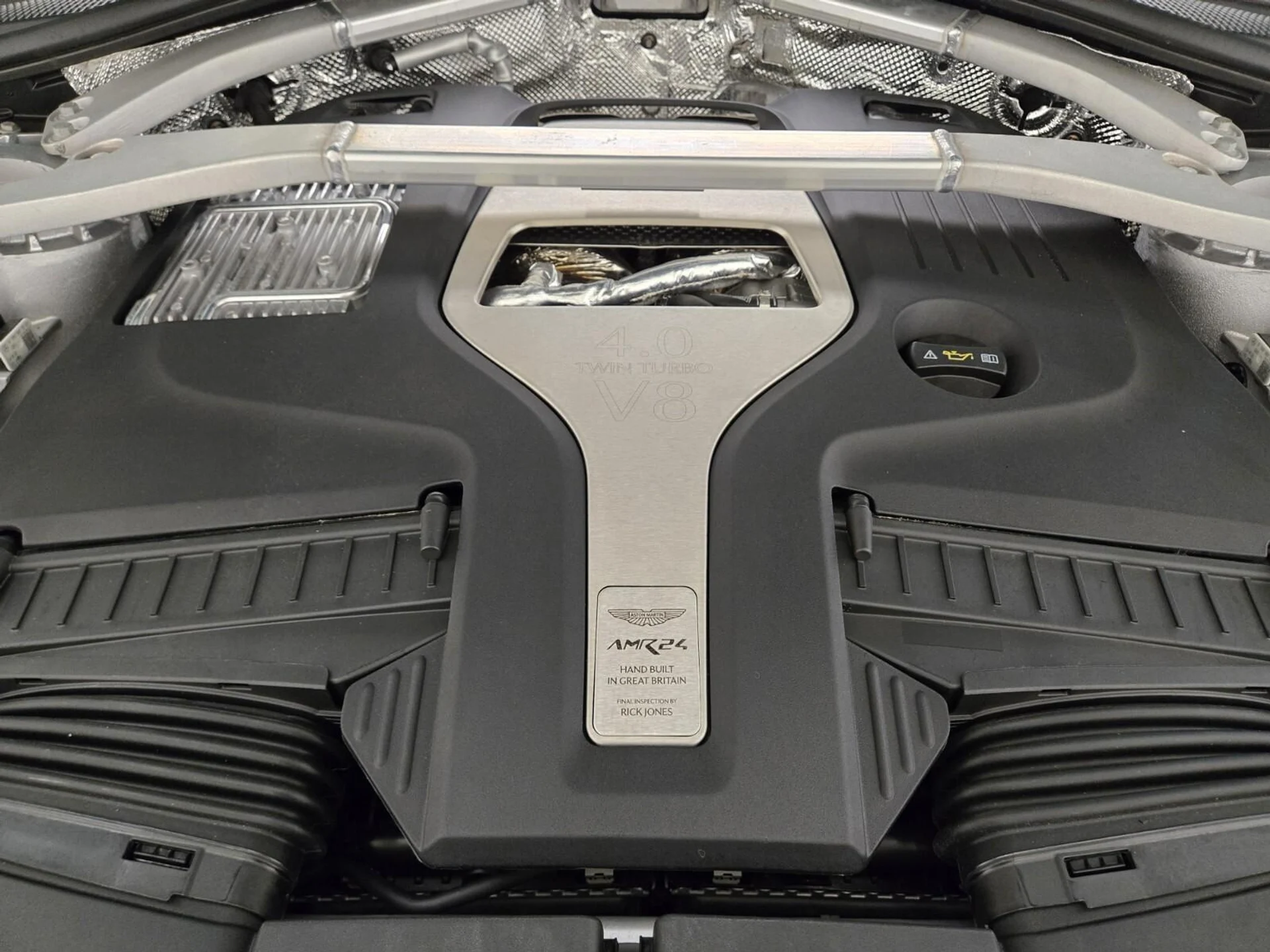 mph029_114838096_New_2025_Aston_Martin_DBX_707_1753422062_92f78765c3