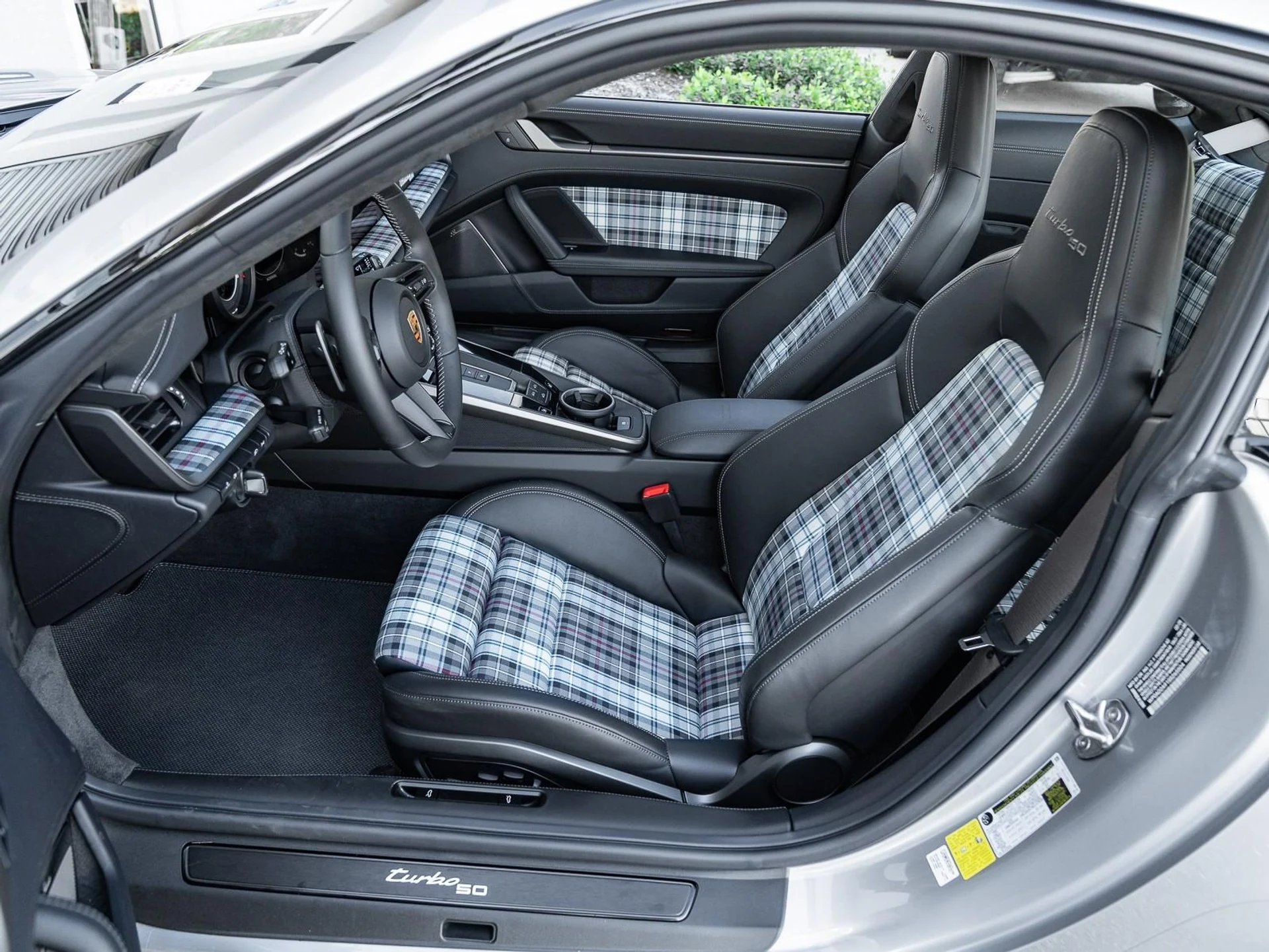 mph029_1158279508_Used_2025_Porsche_911_Turbo_1761858411_89f8e0e5fc