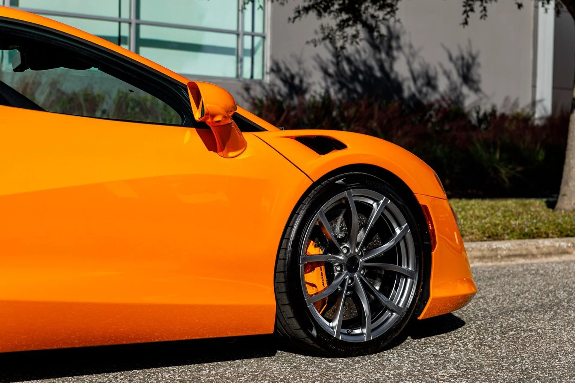 mph029_1178539454_617_p30_l_5f1771e7cb