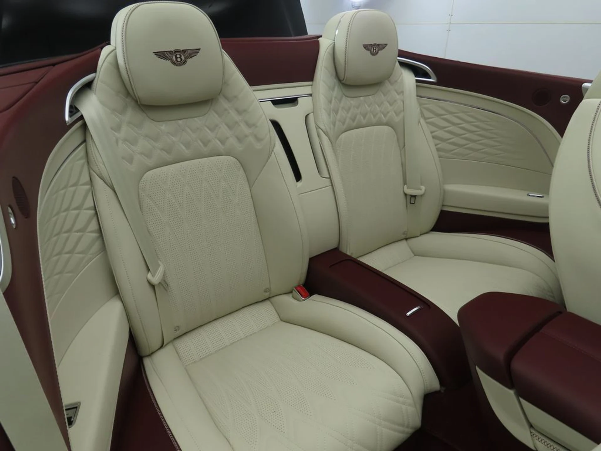 mph029_1182710907_new_2026_bentley_continental_gtc_8119_22975587_30_1024_9ea1241bd0