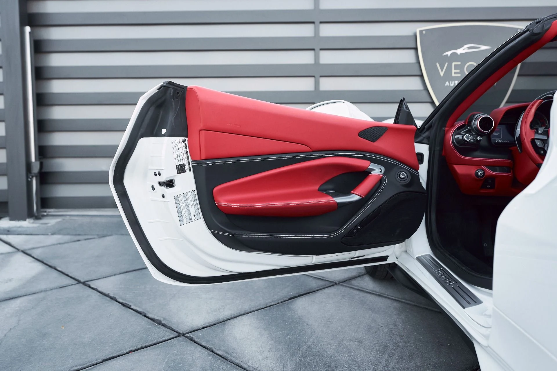 mph029_1183504168_Used_2021_Ferrari_F8_Spider_Base_1763084346_6984b9a565