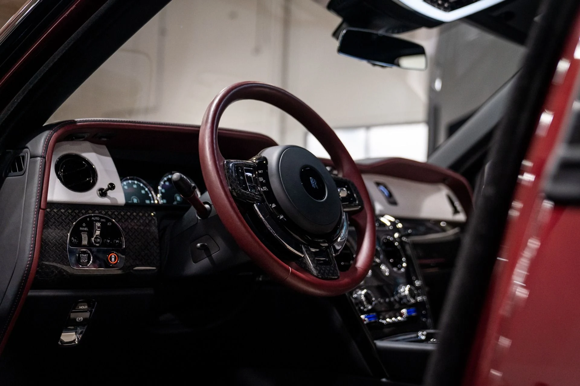 mph029_119919940_Used_2022_Rolls_Royce_Black_Badge_Cullinan_Urban_Automotive_Widebody_HRE_wheels_1771025281_efa967eef8